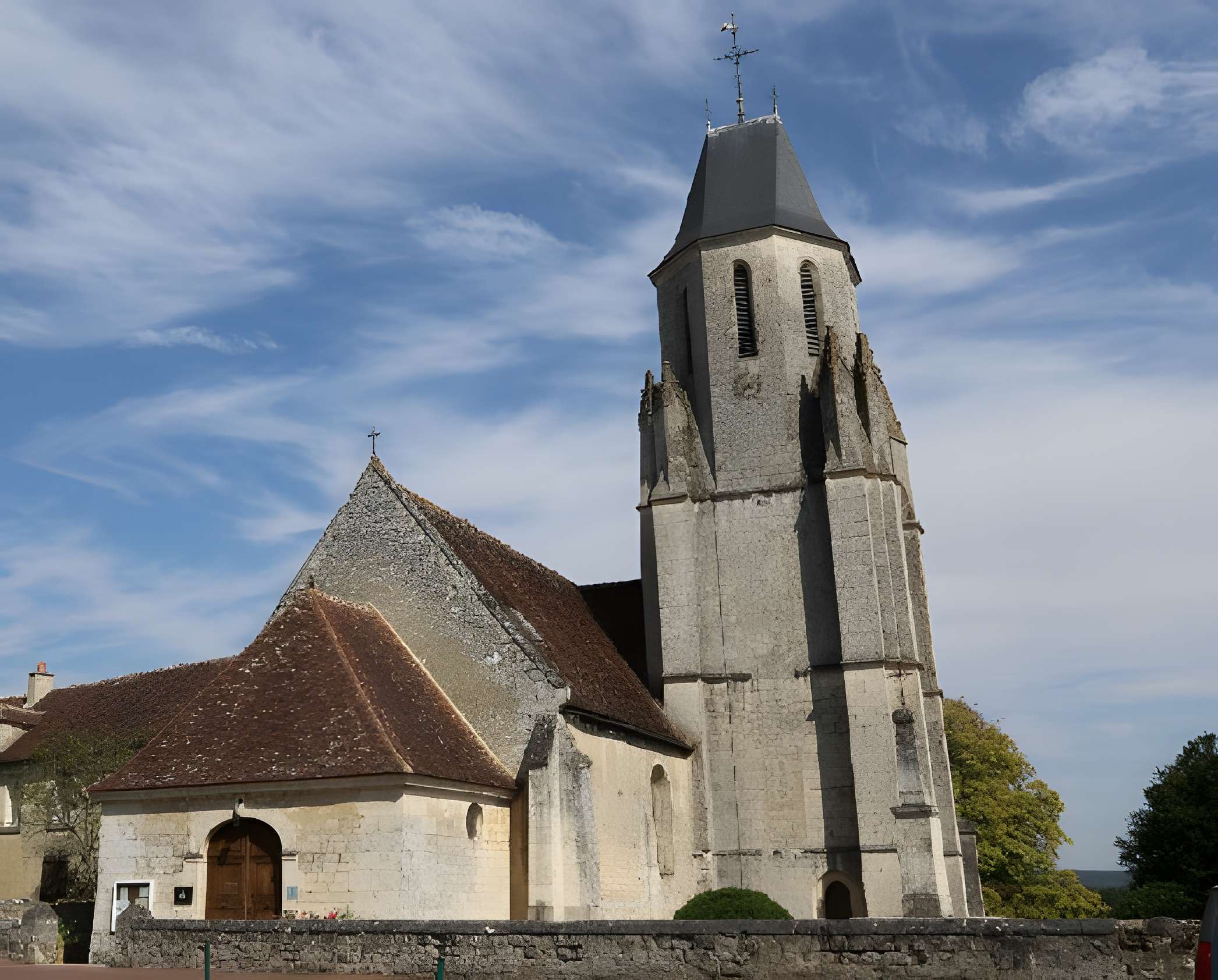 Église Saint-Pierre de Mauves-sur-Huisne