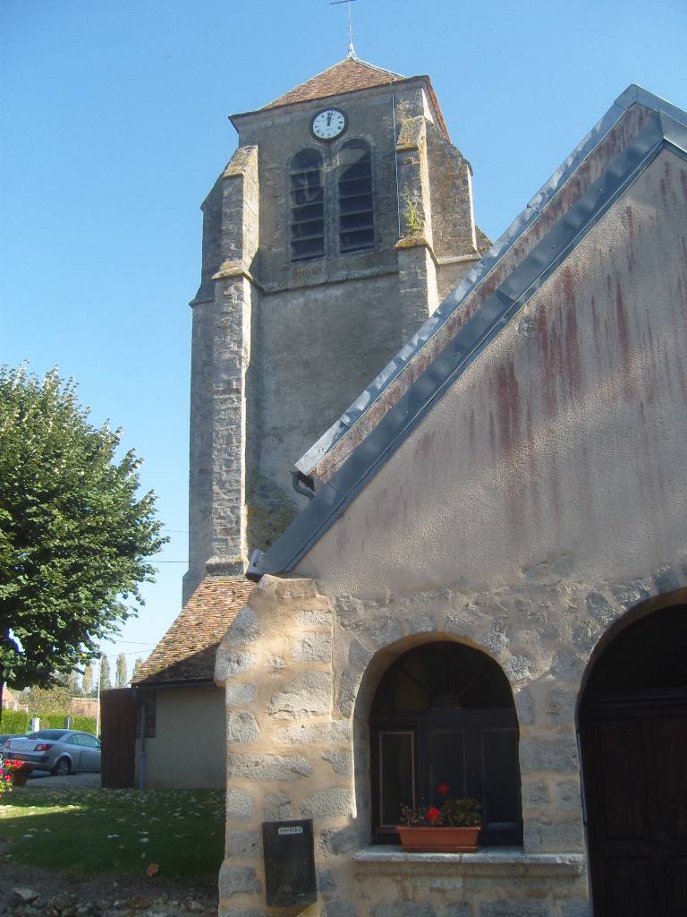 Photo de Église Saint-Pierre de Savigny-sur-Clairis