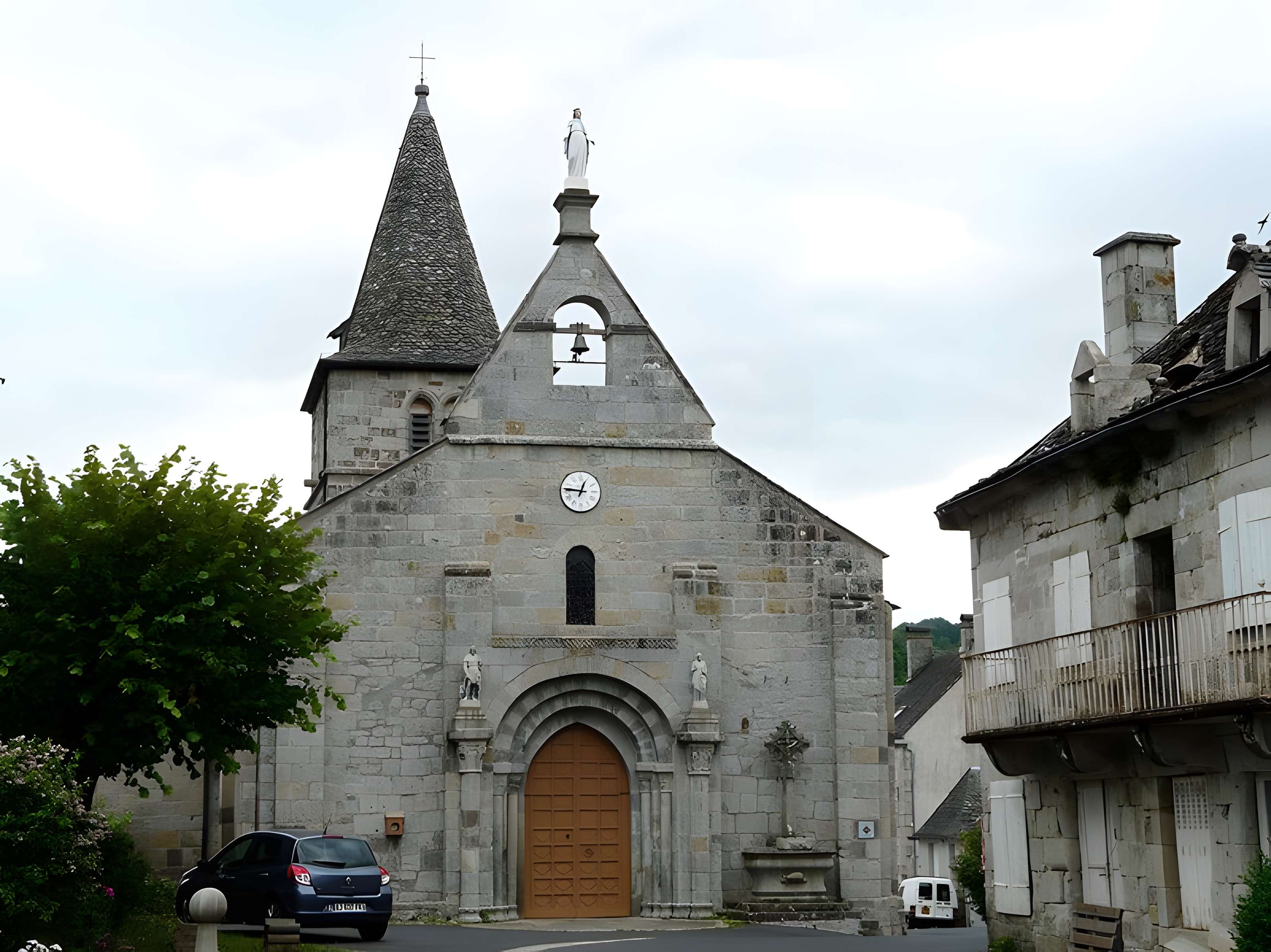 Église Saint-Pierre de Menet 
