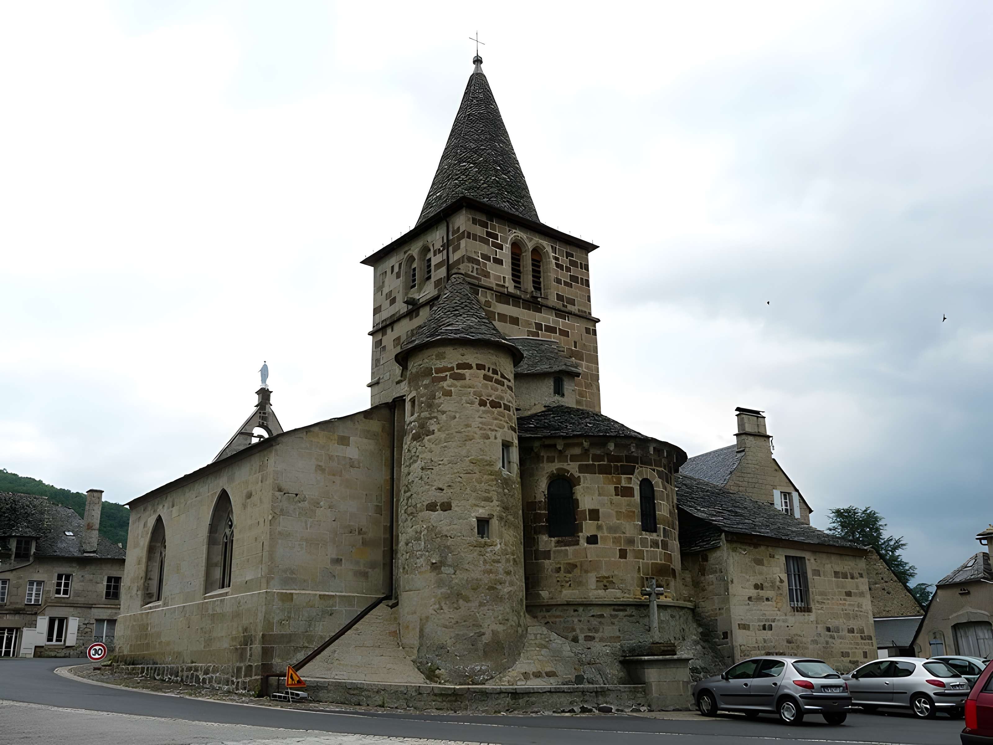 Église Saint-Pierre de Menet