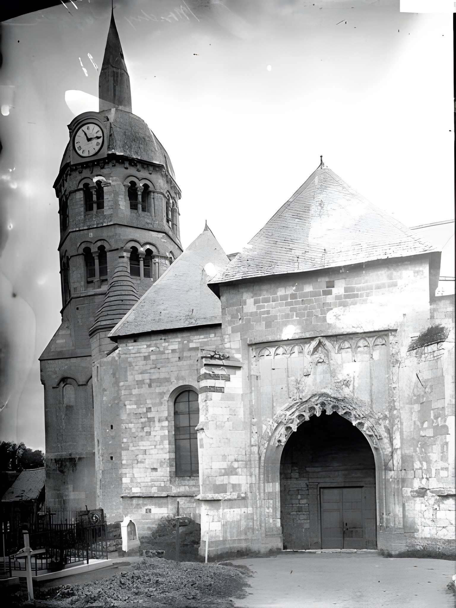 Église Saint-Pierre de Monchy-Lagache