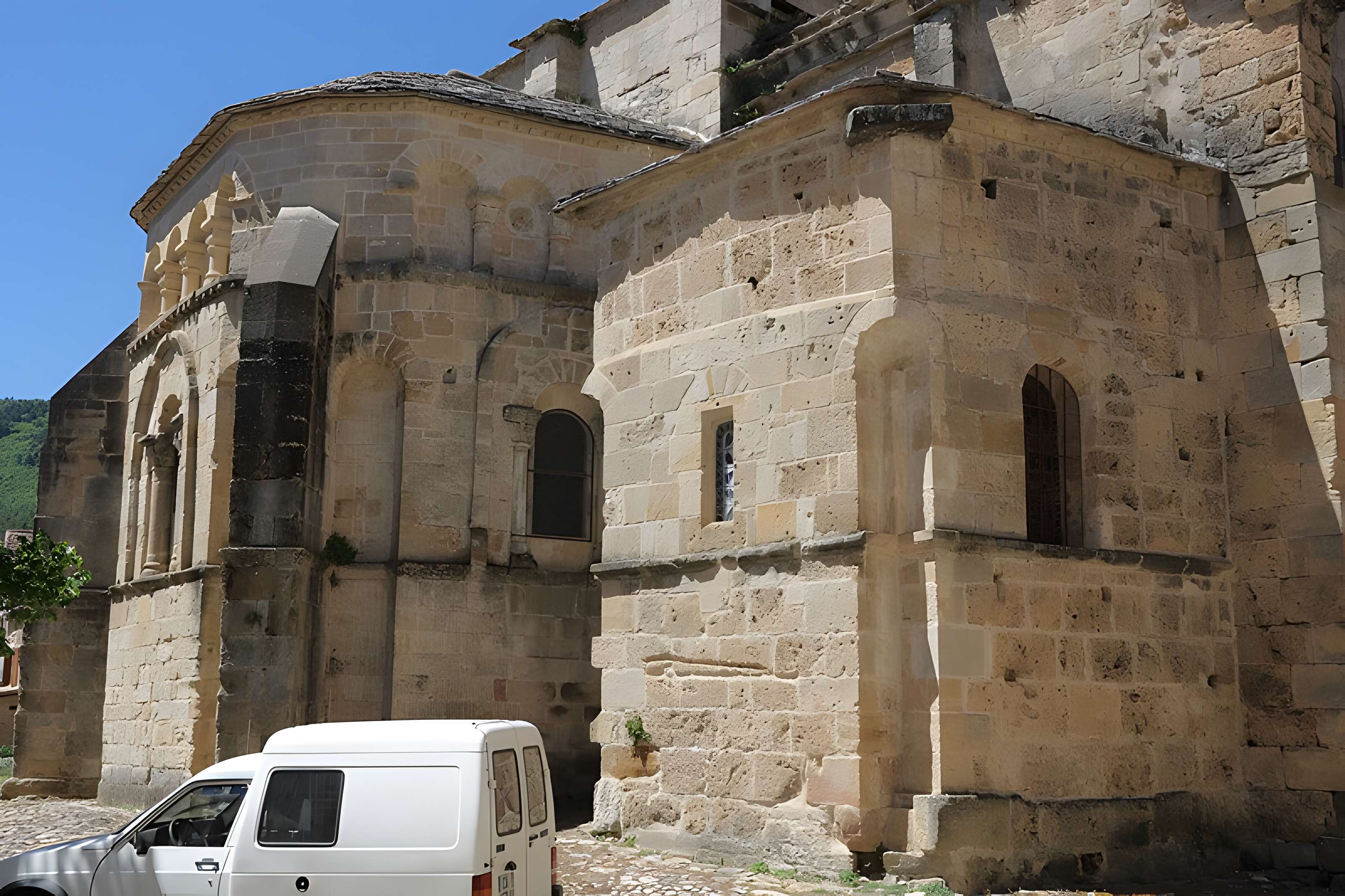 Église Saint-Pierre de Nant