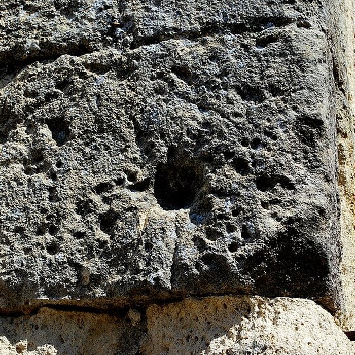 Photo de Église Saint-Pierre de Naujan-et-Postiac