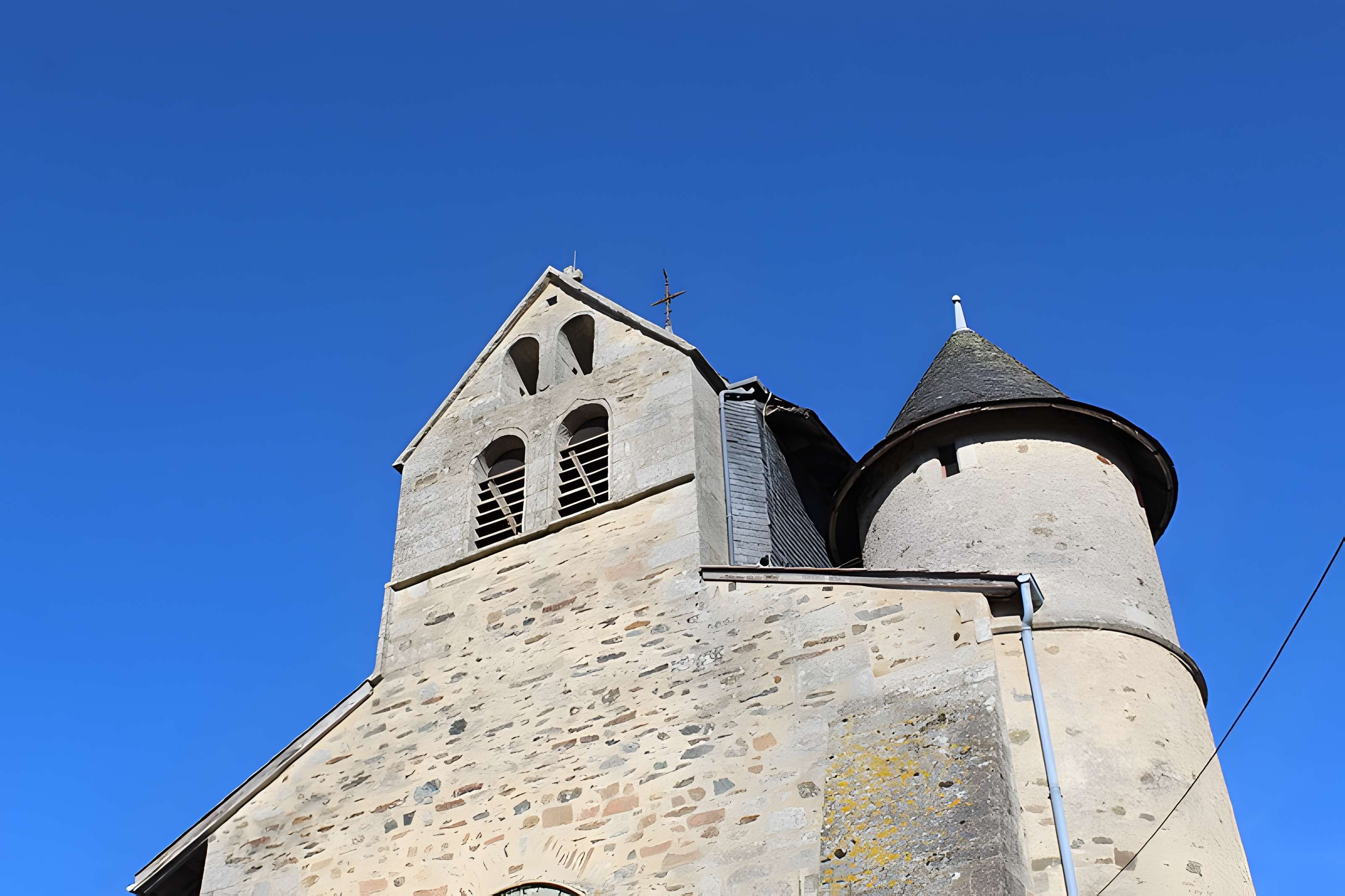 Église Saint-Pierre de Naves