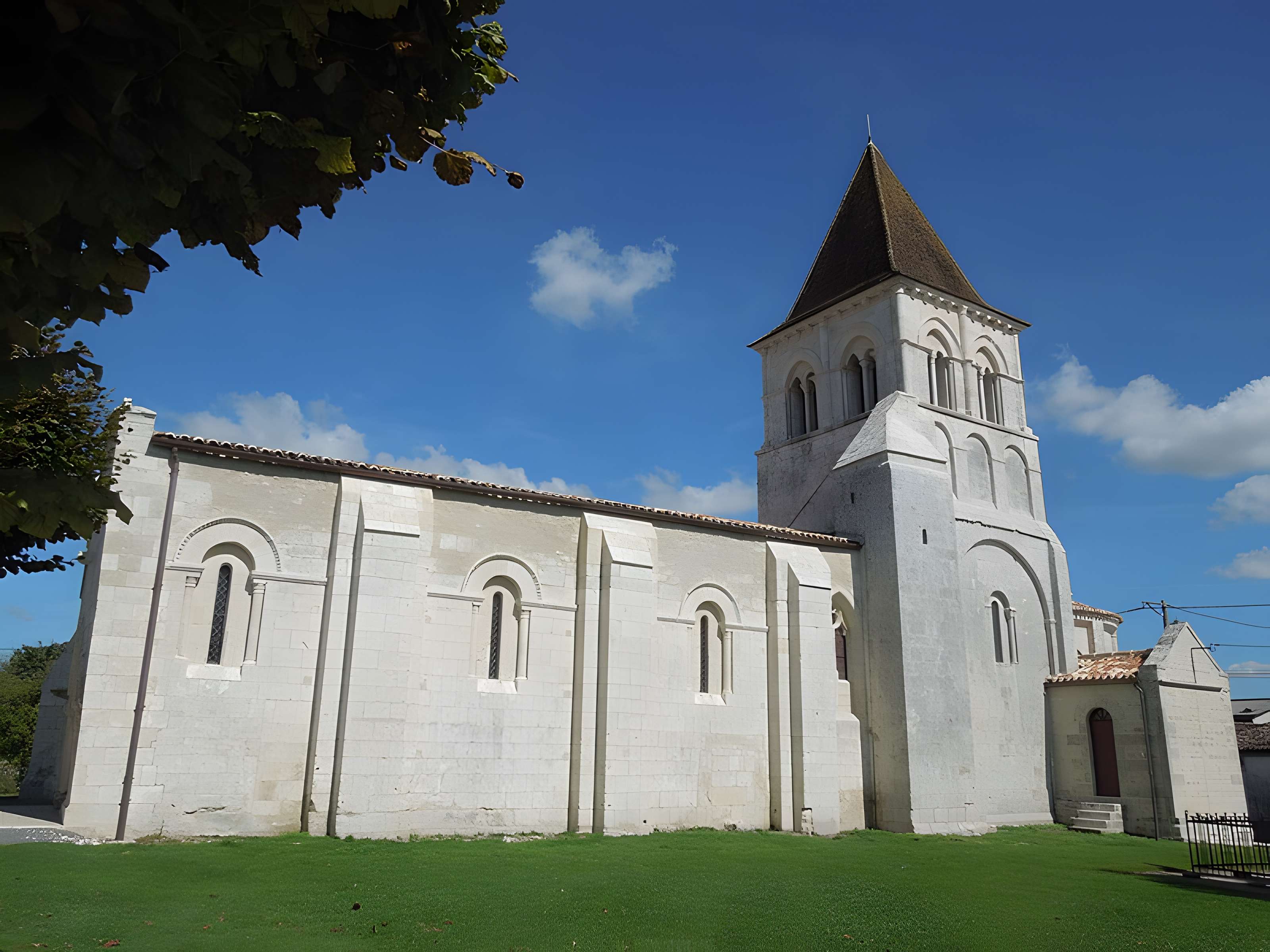 Église Saint-Pierre de Neuillac