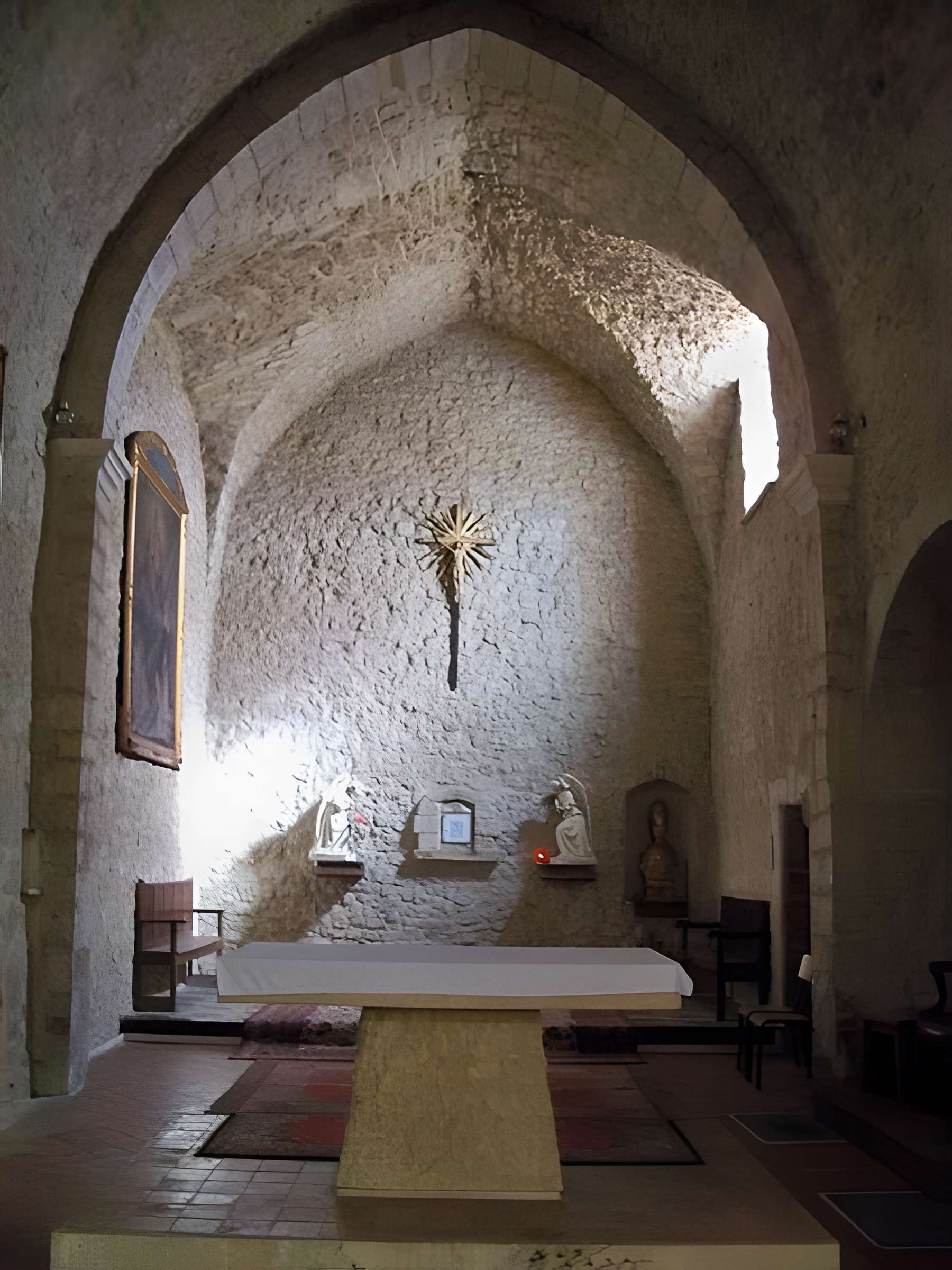Église Saint-Pierre de Pierrevert