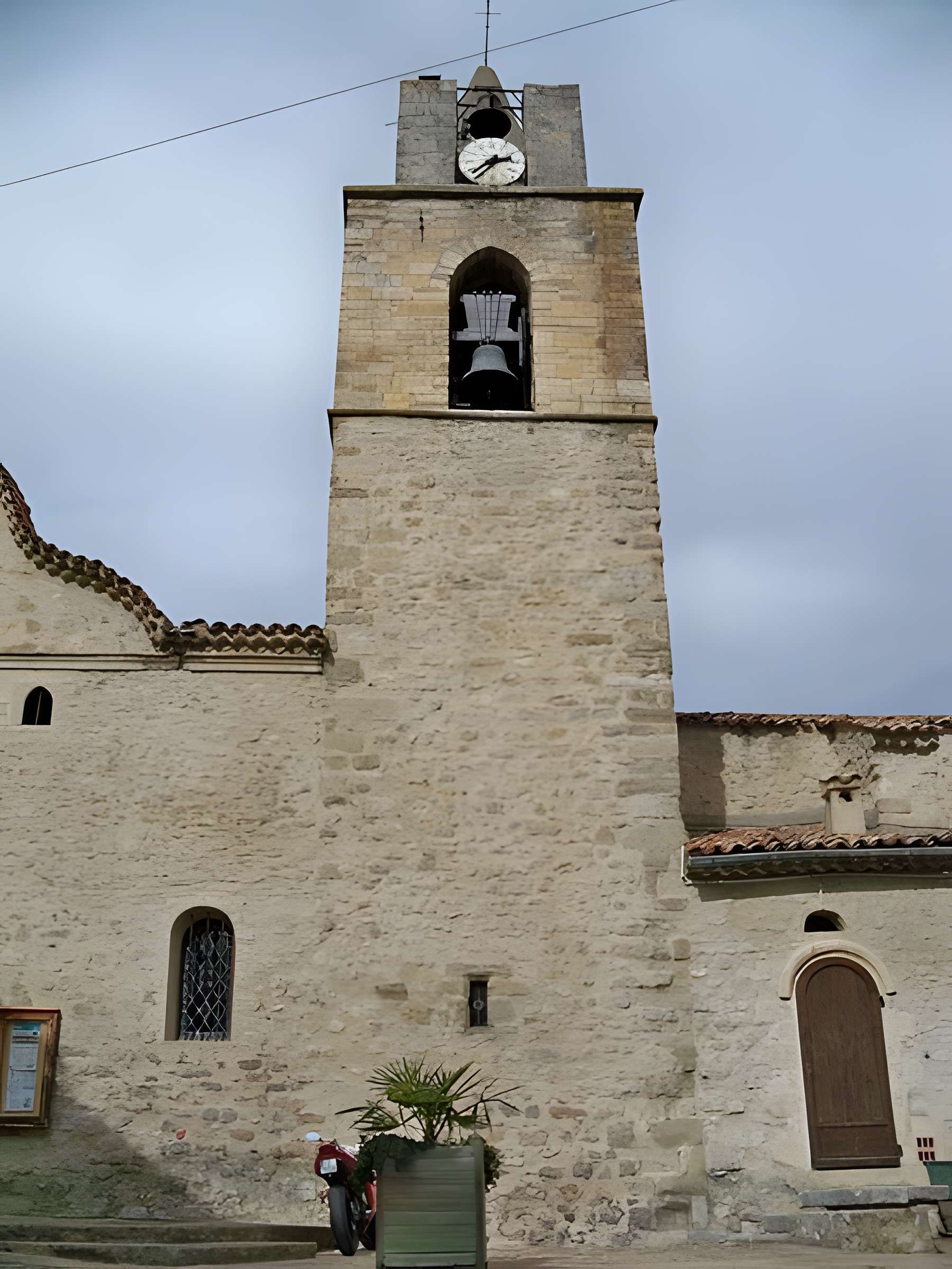 Église Saint-Pierre de Pierrevert