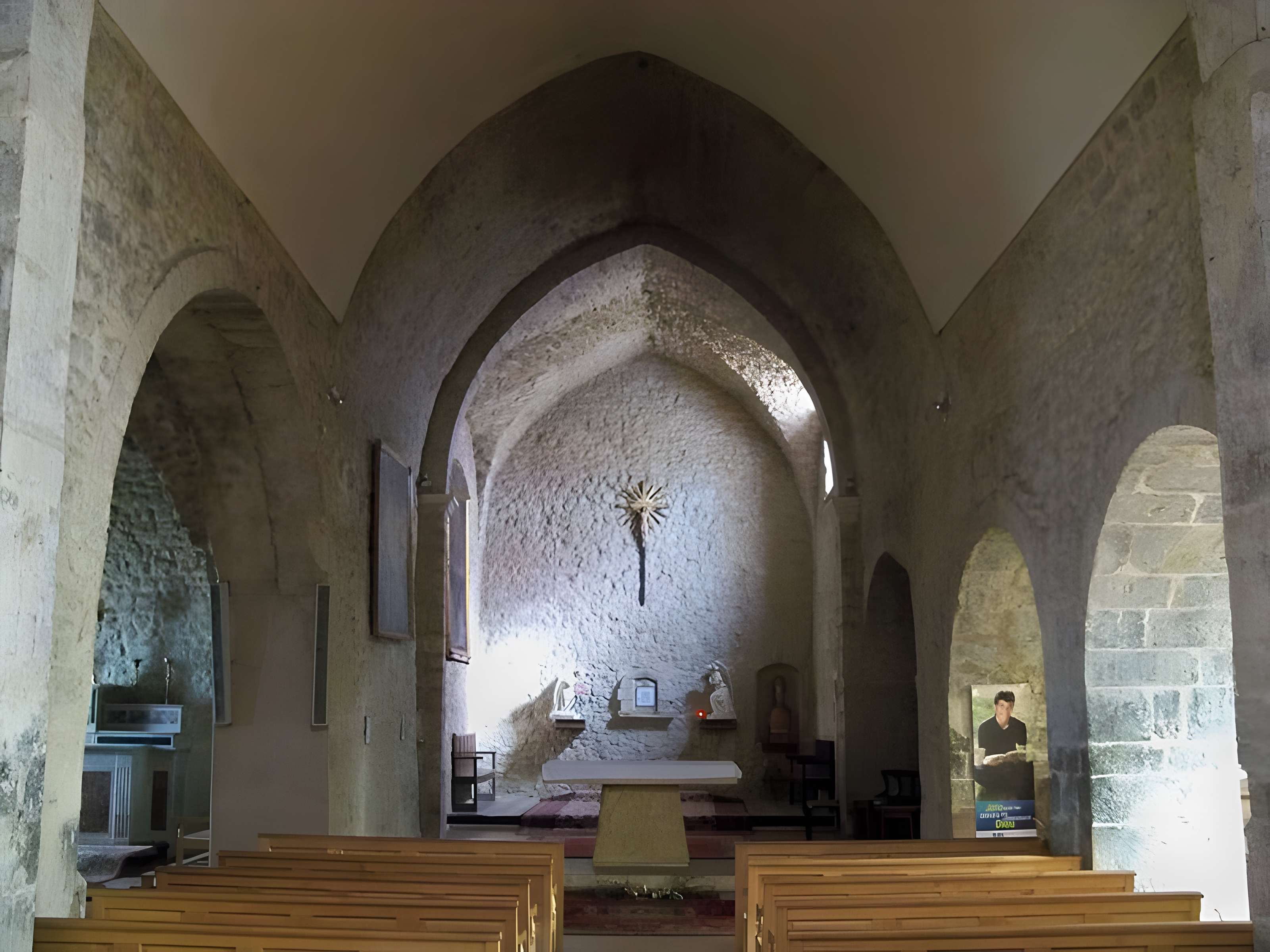 Église Saint-Pierre de Pierrevert