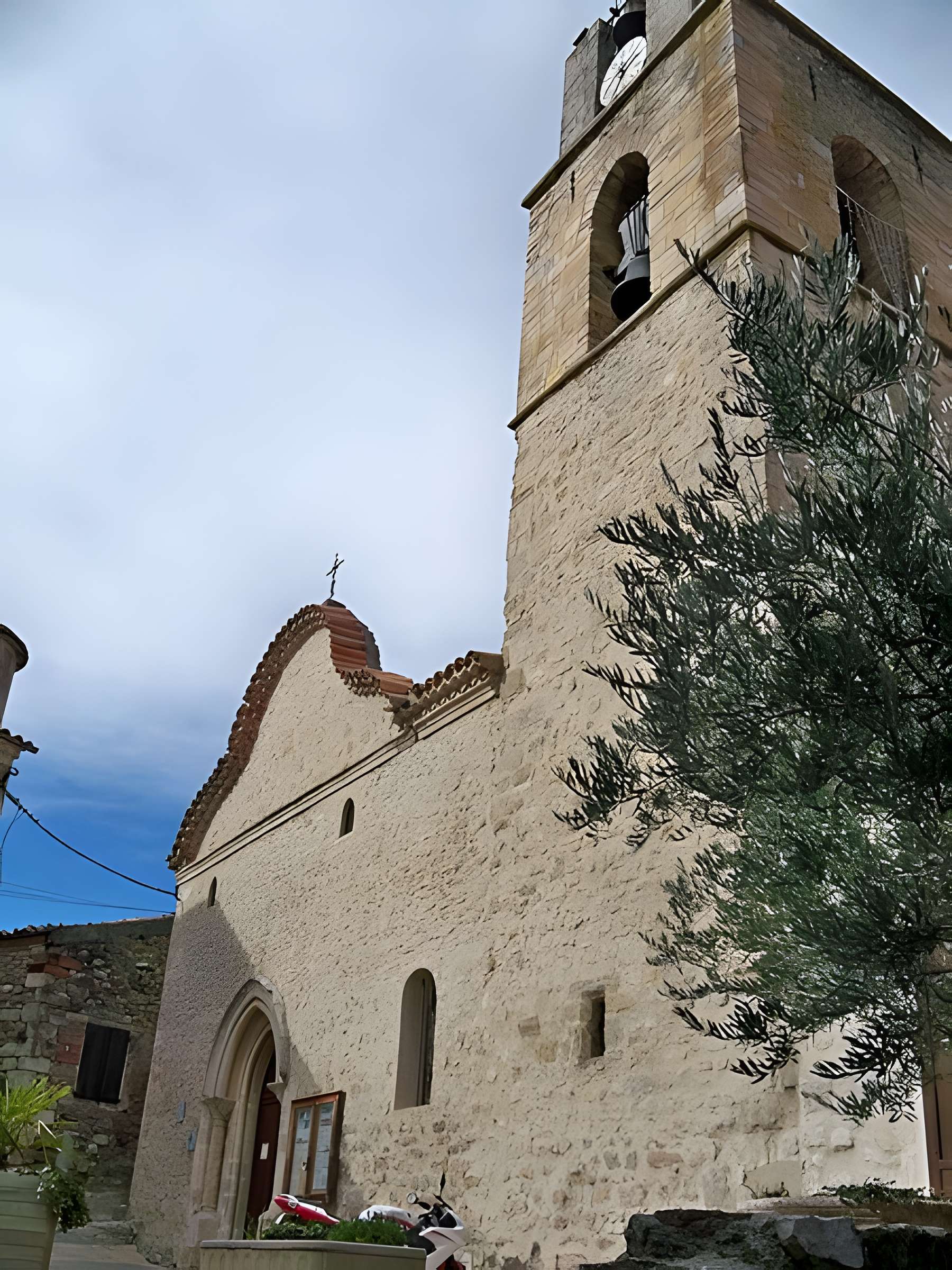 Église Saint-Pierre de Pierrevert