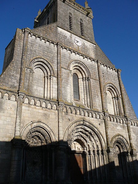 Photo de Église Saint-Pierre de Pont-l'Abbé-d'Arnoult