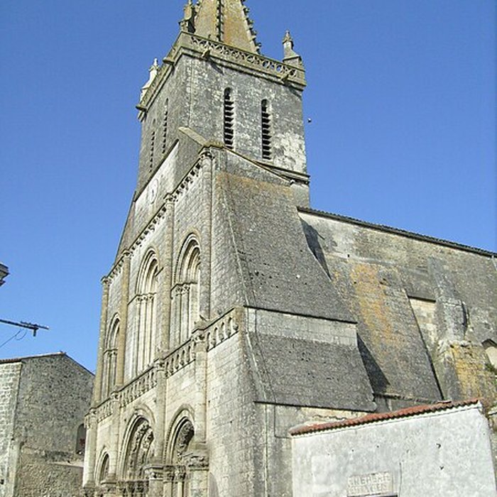 Photo de Église Saint-Pierre de Pont-lAbbé-dArnoult