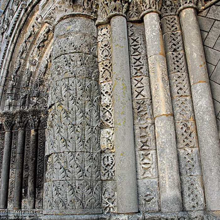 Photo de Église Saint-Pierre de Pont-lAbbé-dArnoult