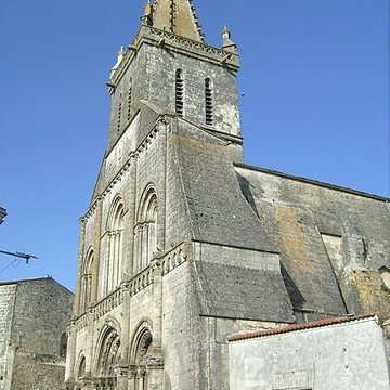Église Saint-Pierre de Pont-lAbbé-dArnoult