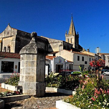 Église Saint-Pierre de Pont-lAbbé-dArnoult