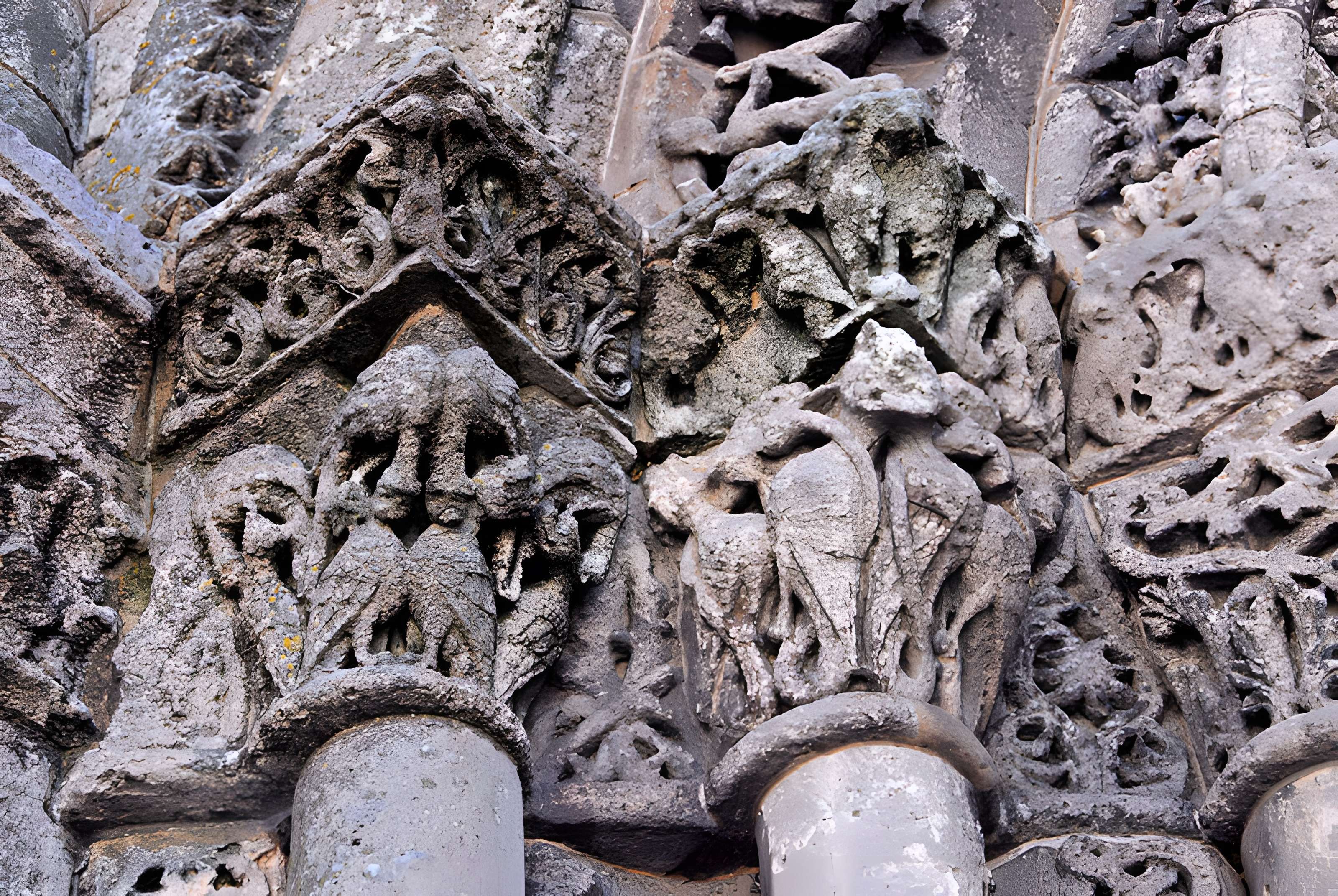 Église Saint-Pierre de Pont-l'Abbé-d'Arnoult