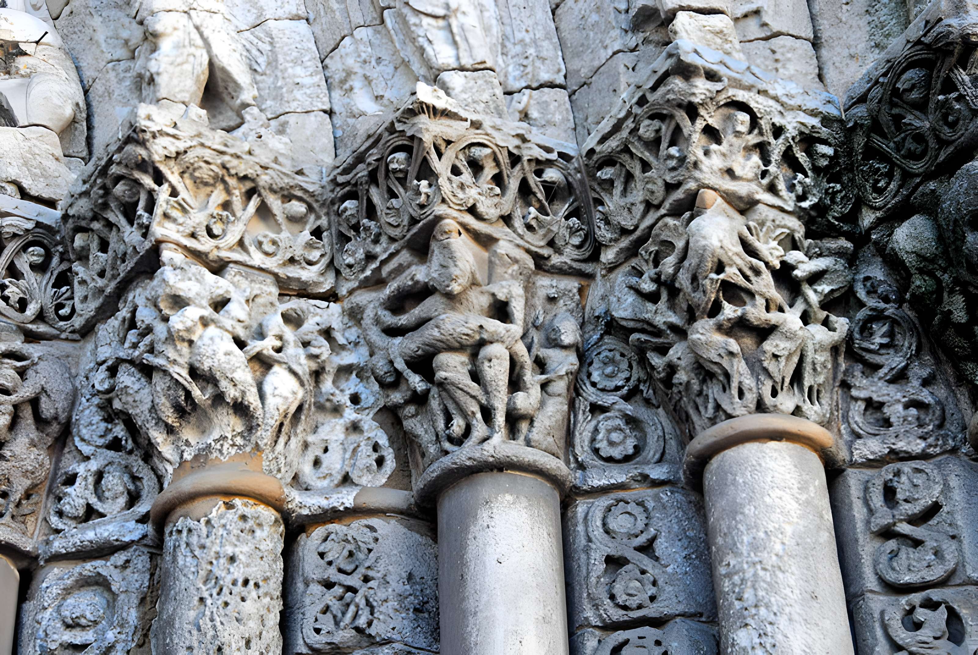 Église Saint-Pierre de Pont-l'Abbé-d'Arnoult