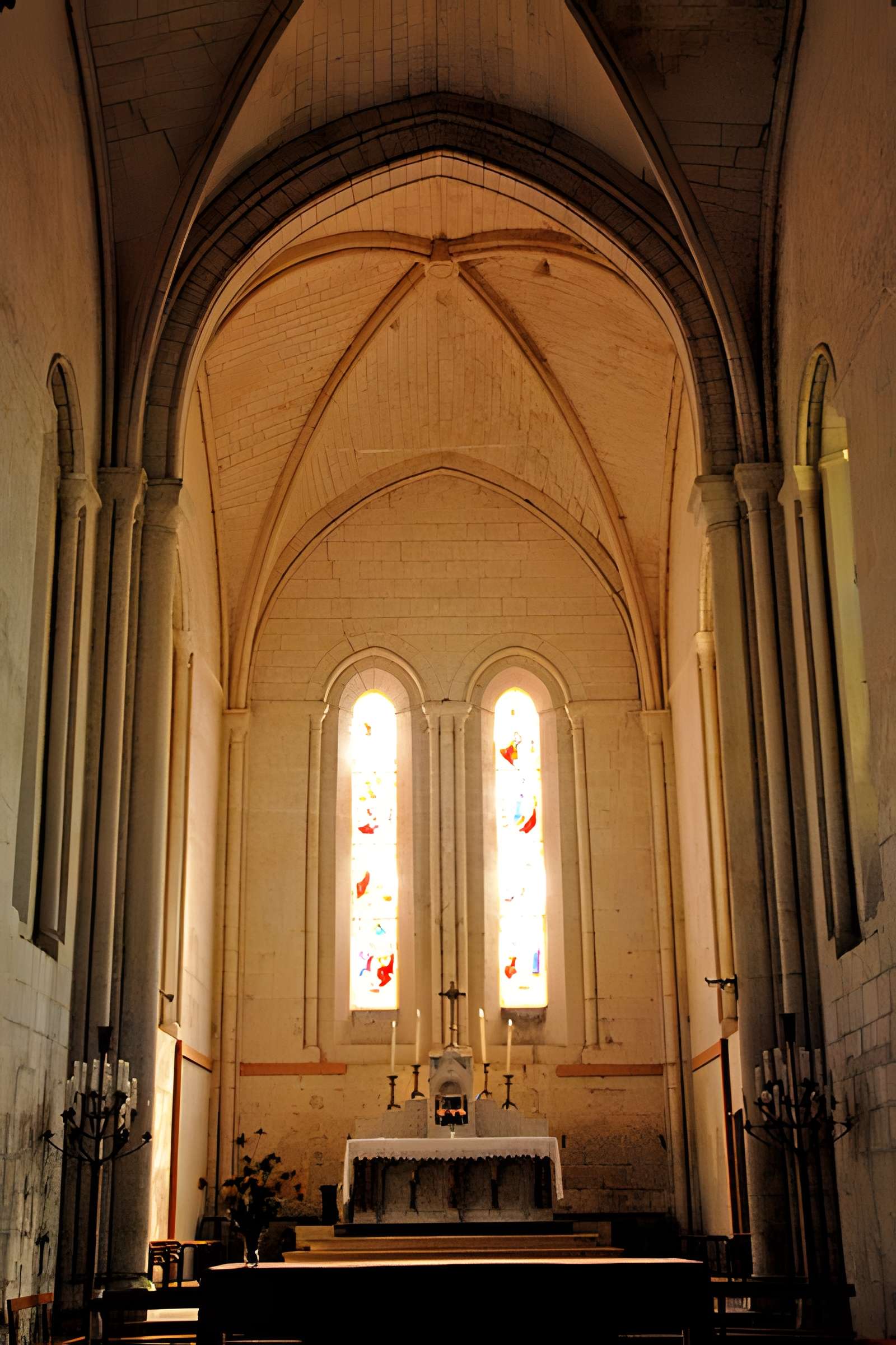 Église Saint-Pierre de Pont-l'Abbé-d'Arnoult