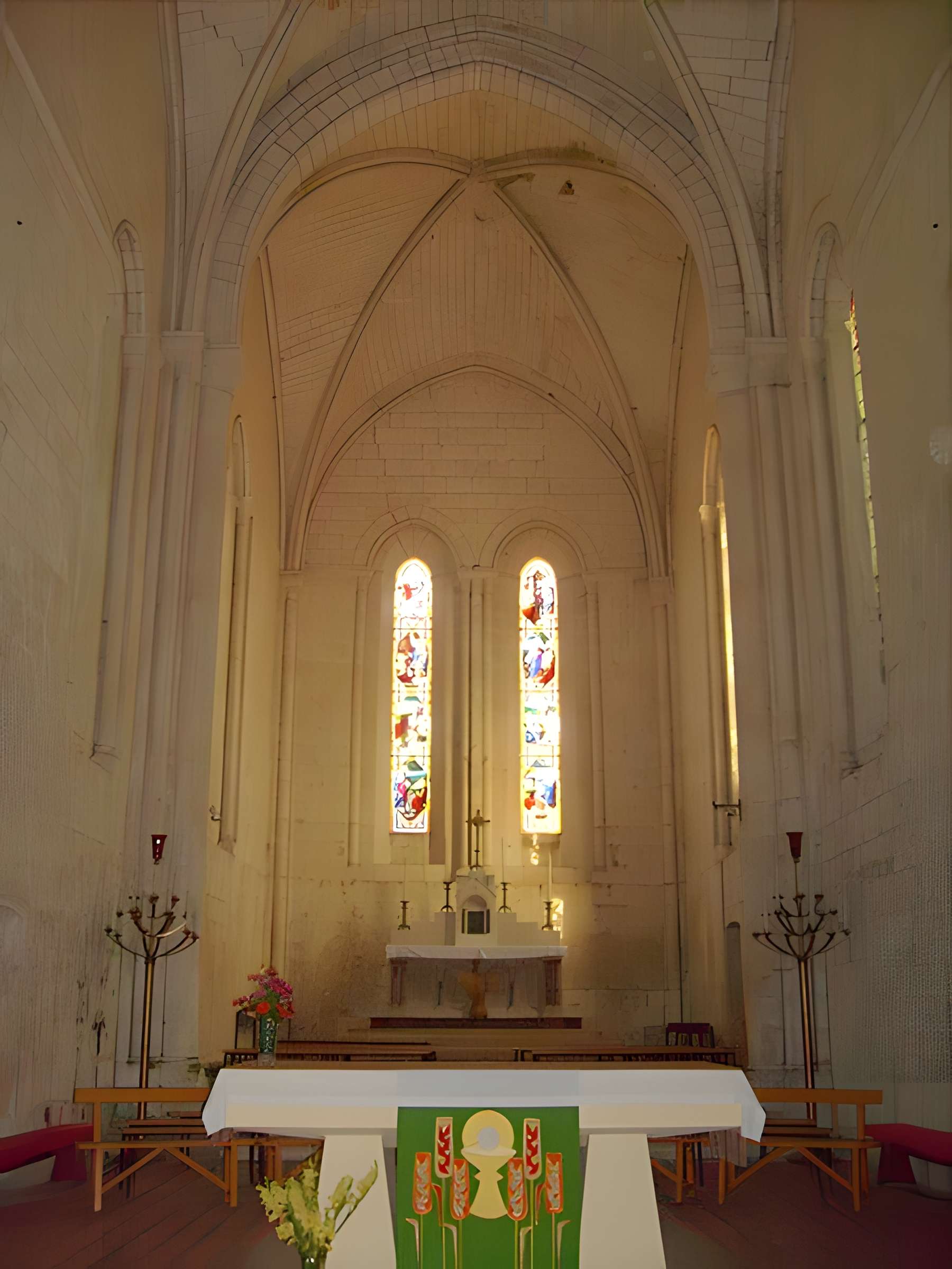 Église Saint-Pierre de Pont-l'Abbé-d'Arnoult
