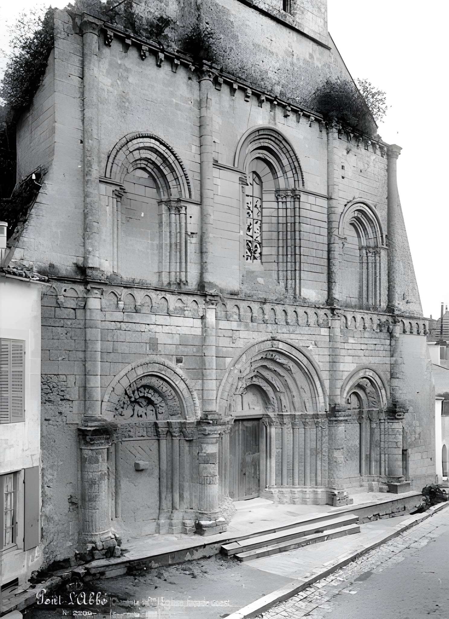 Église Saint-Pierre de Pont-l'Abbé-d'Arnoult