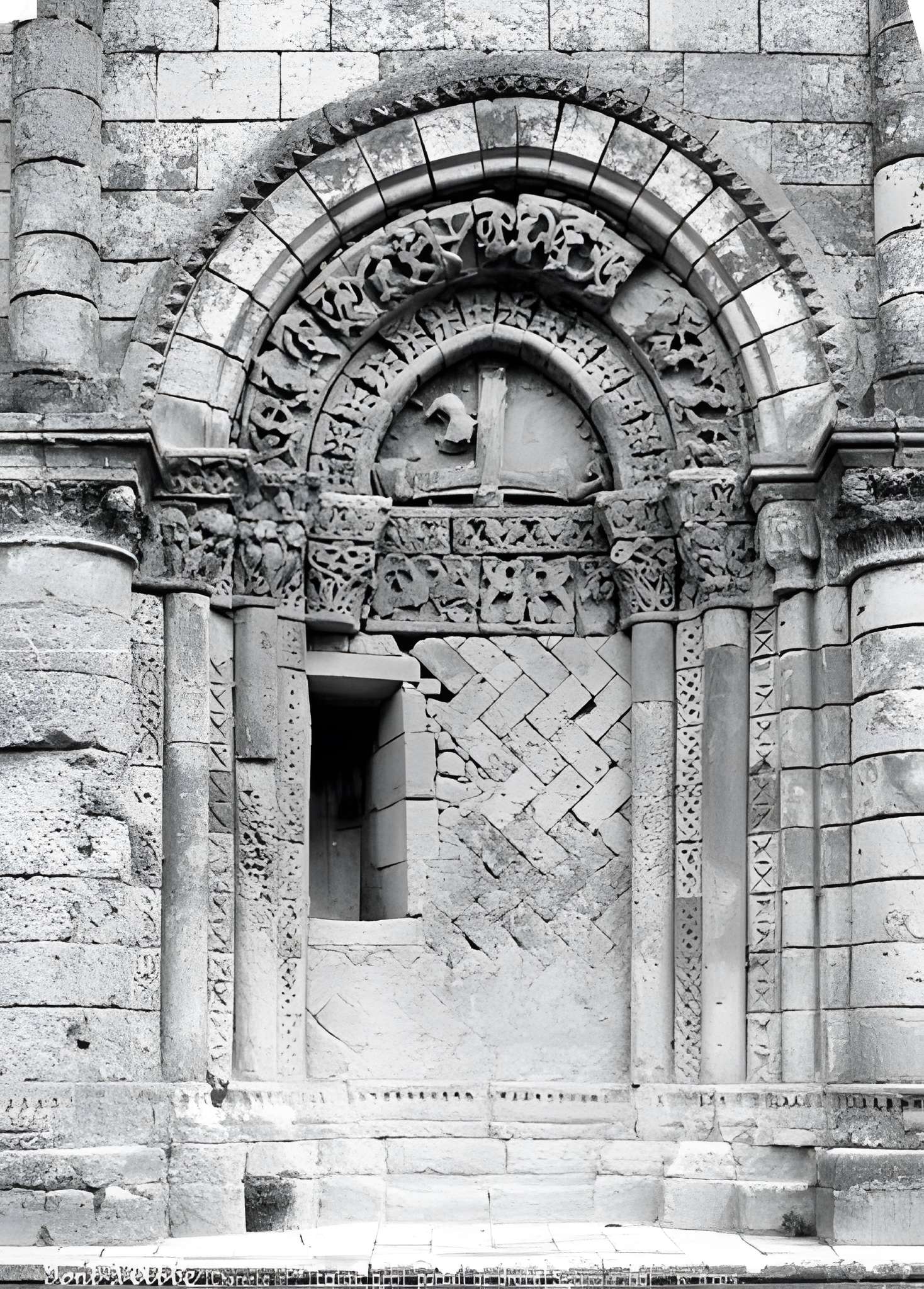 Église Saint-Pierre de Pont-l'Abbé-d'Arnoult