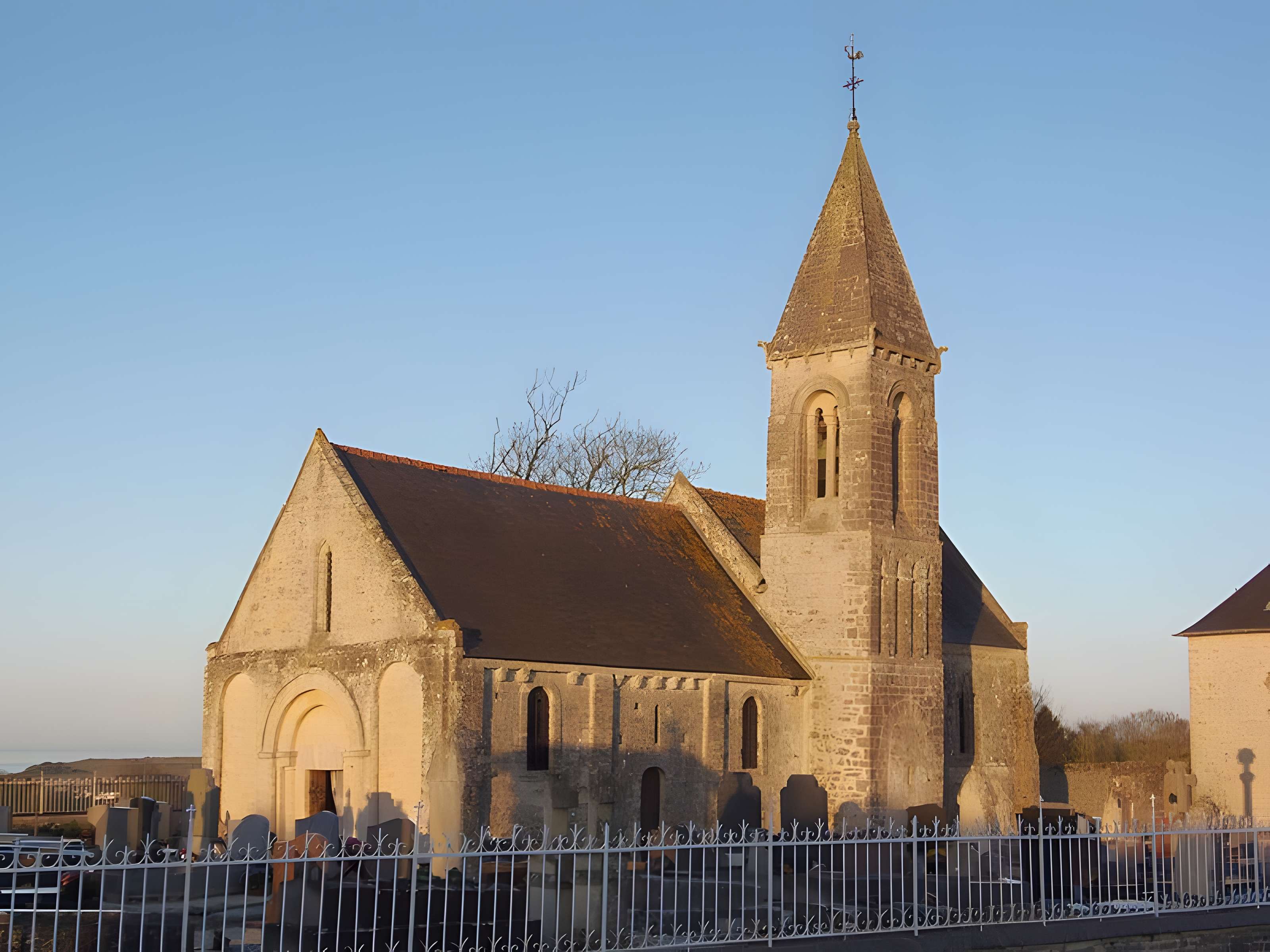 Église Saint-Pierre de Port-en-Bessin-Huppain
