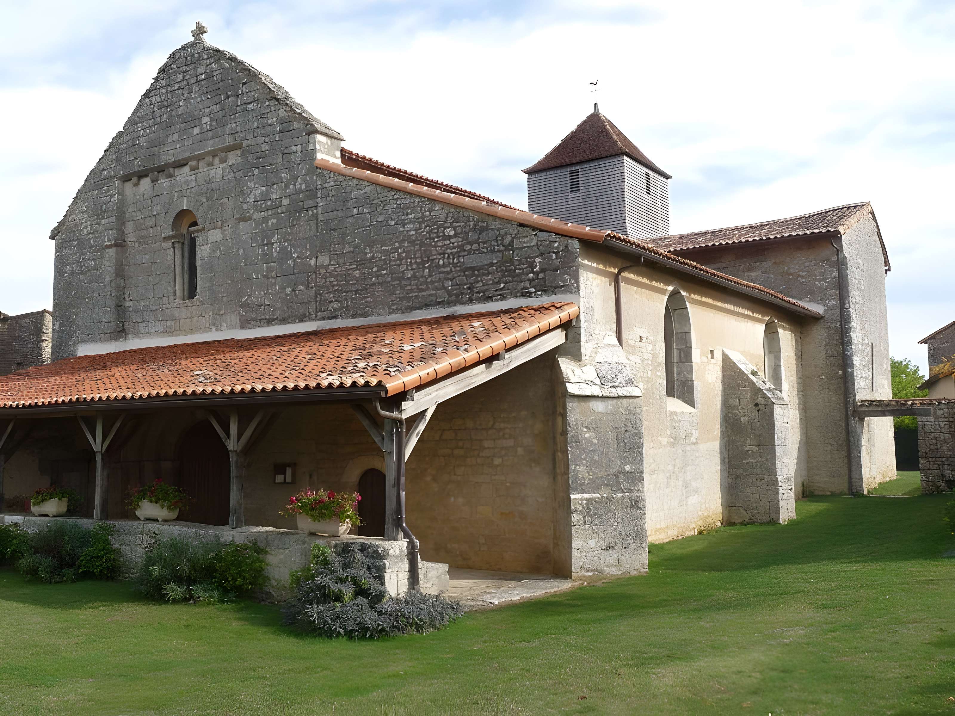 Église Saint-Pierre de Poursac 