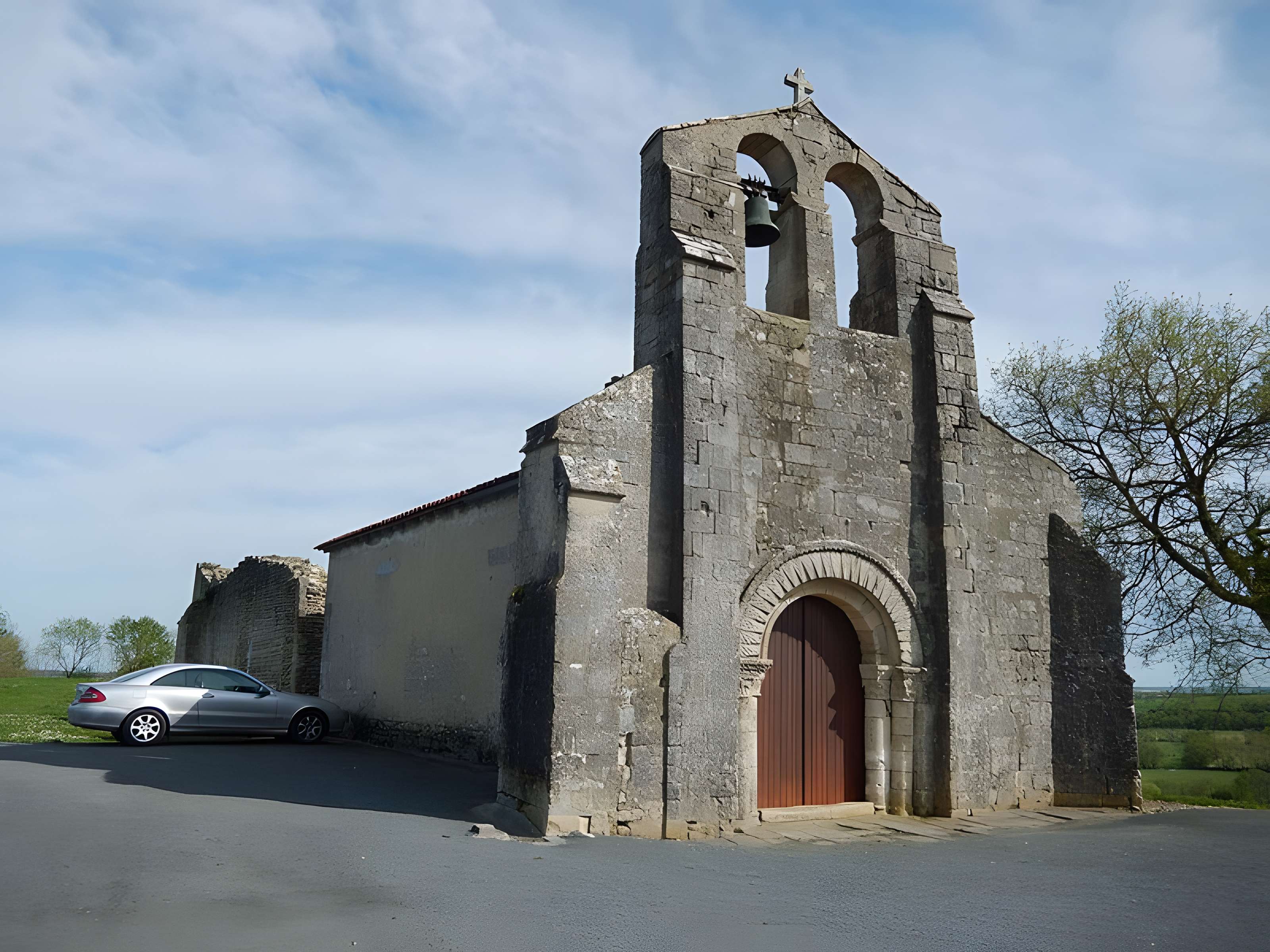 Église Saint-Pierre de Puyrolland