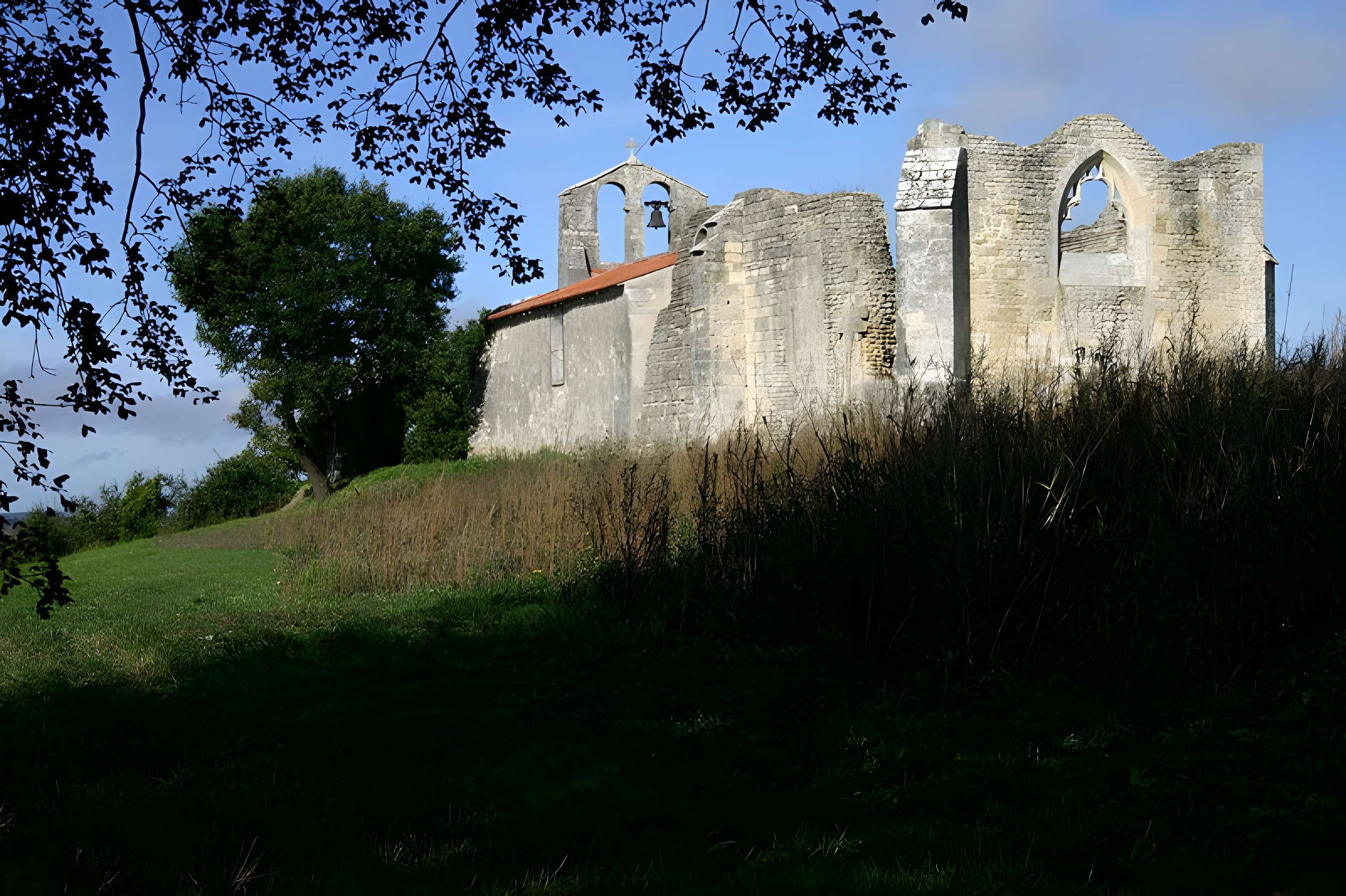Église Saint-Pierre de Puyrolland 