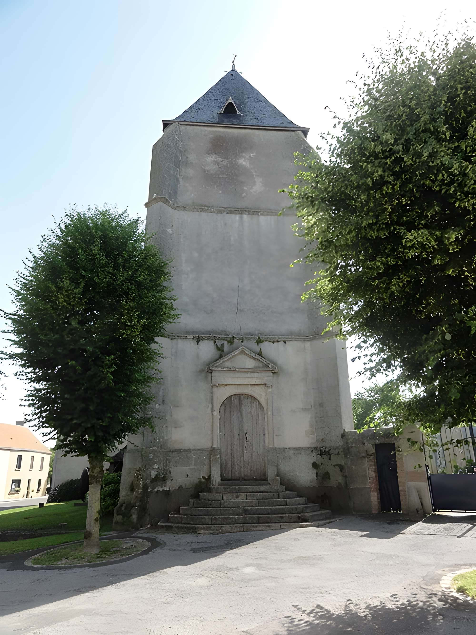 Église Saint-Pierre de René