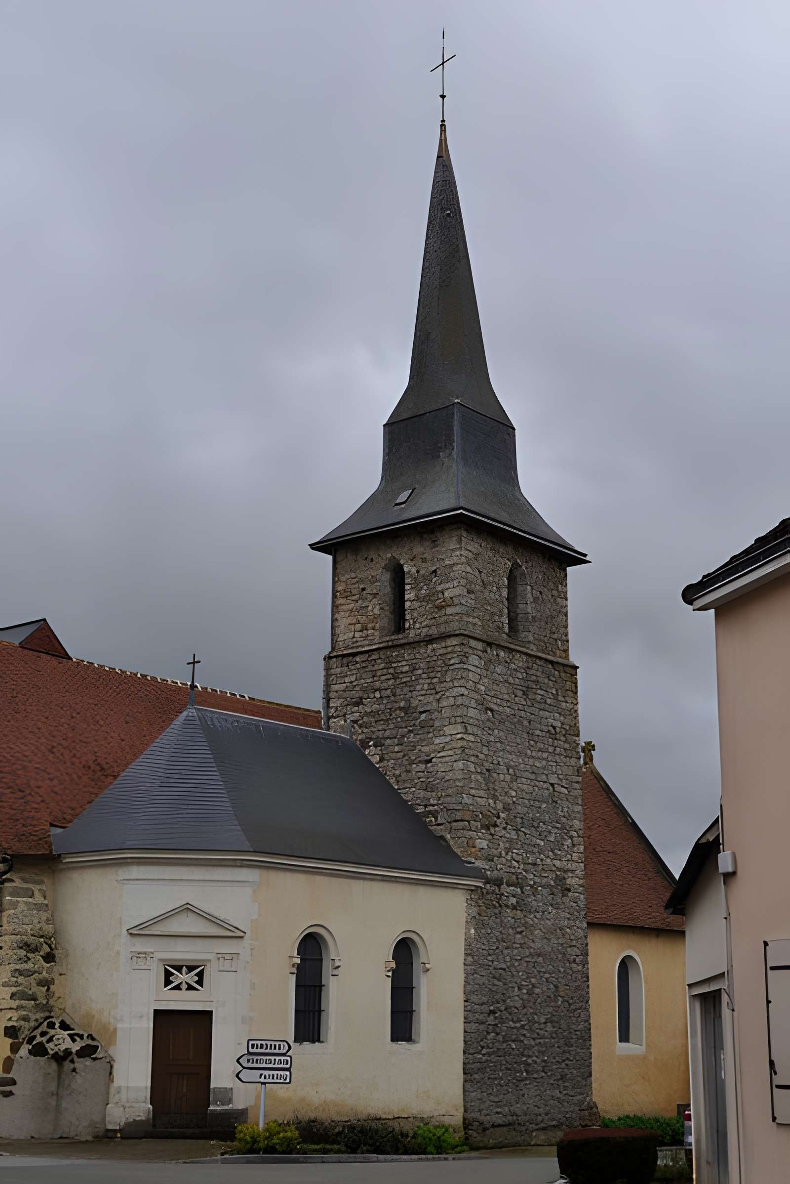 Église Saint-Pierre de Requeil