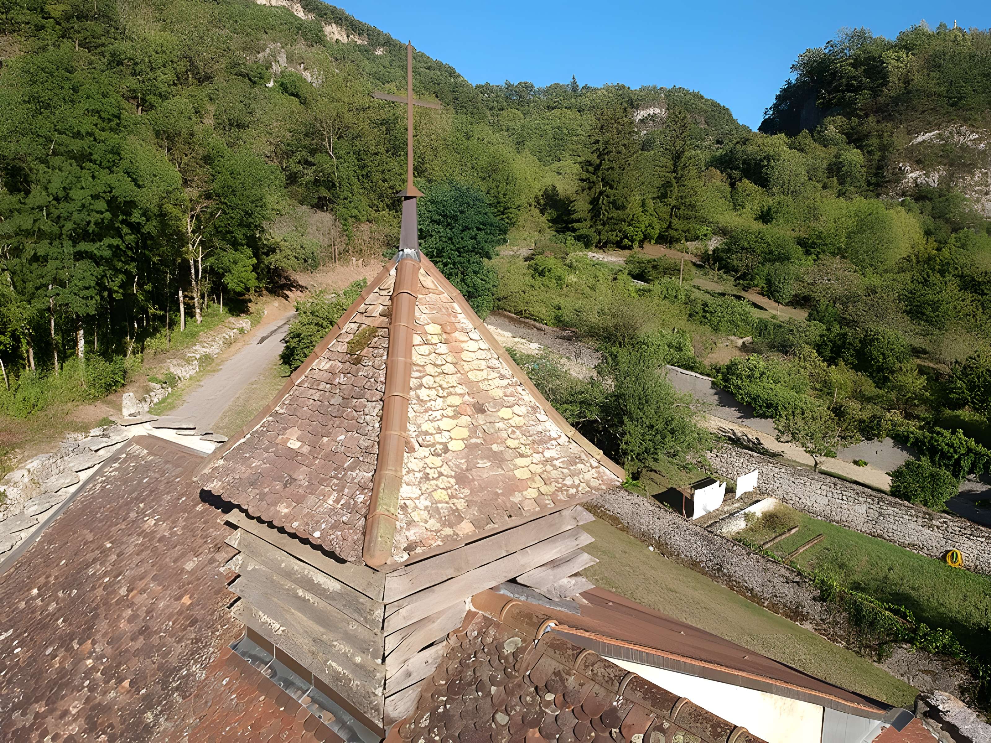 Église Saint-Pierre de Rossillon