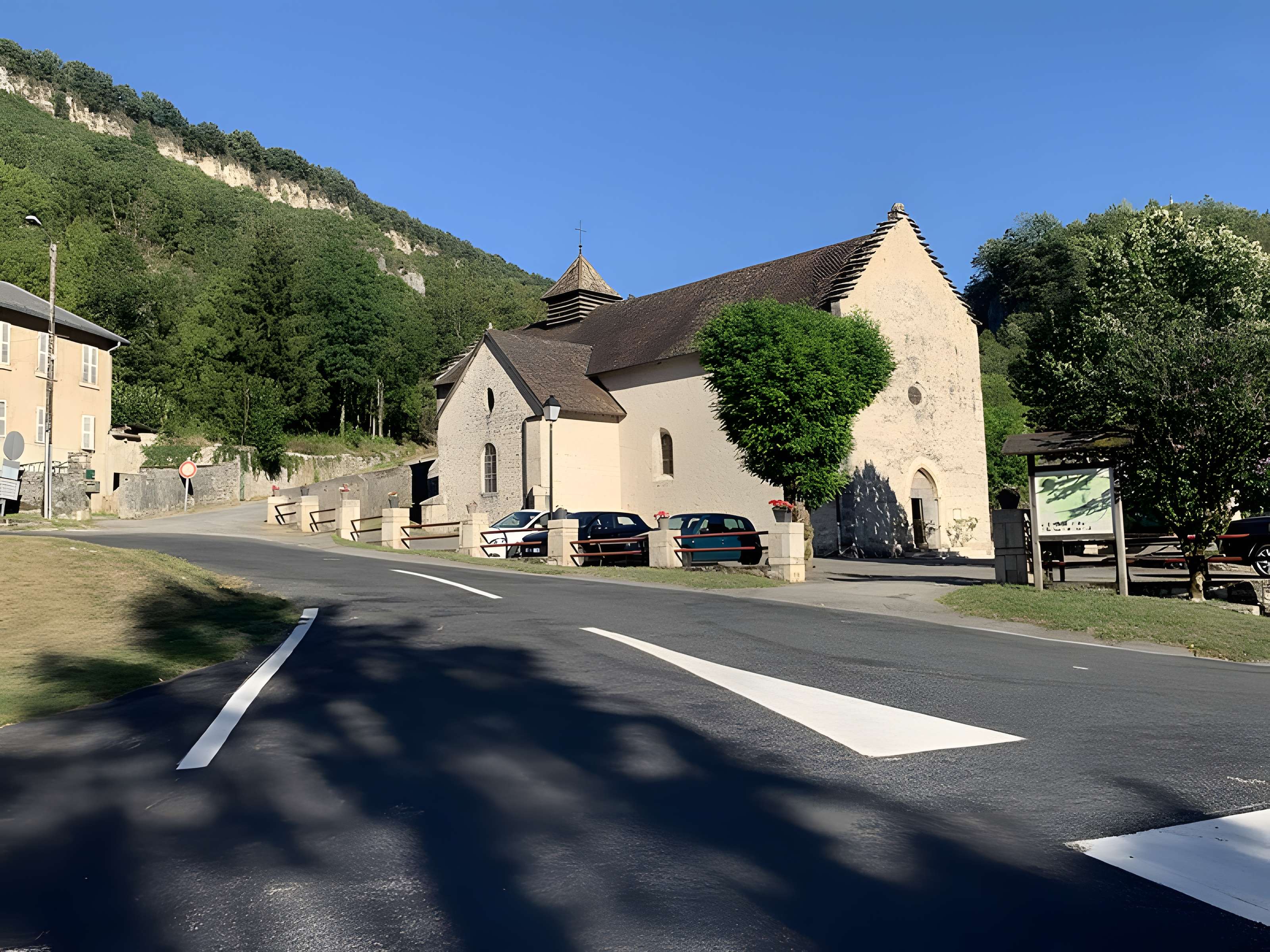 Église Saint-Pierre de Rossillon