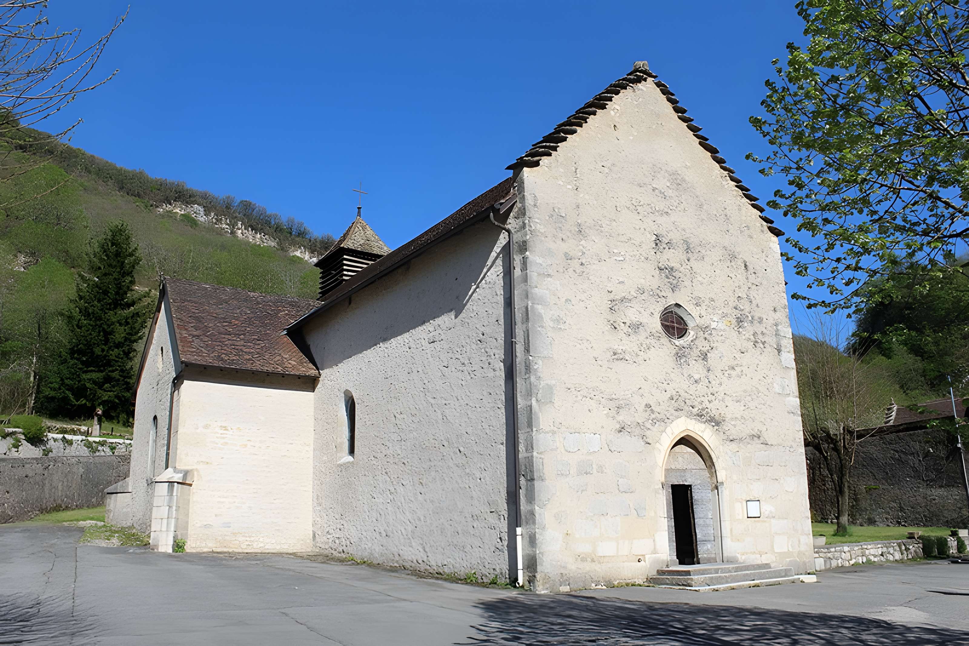 Église Saint-Pierre de Rossillon