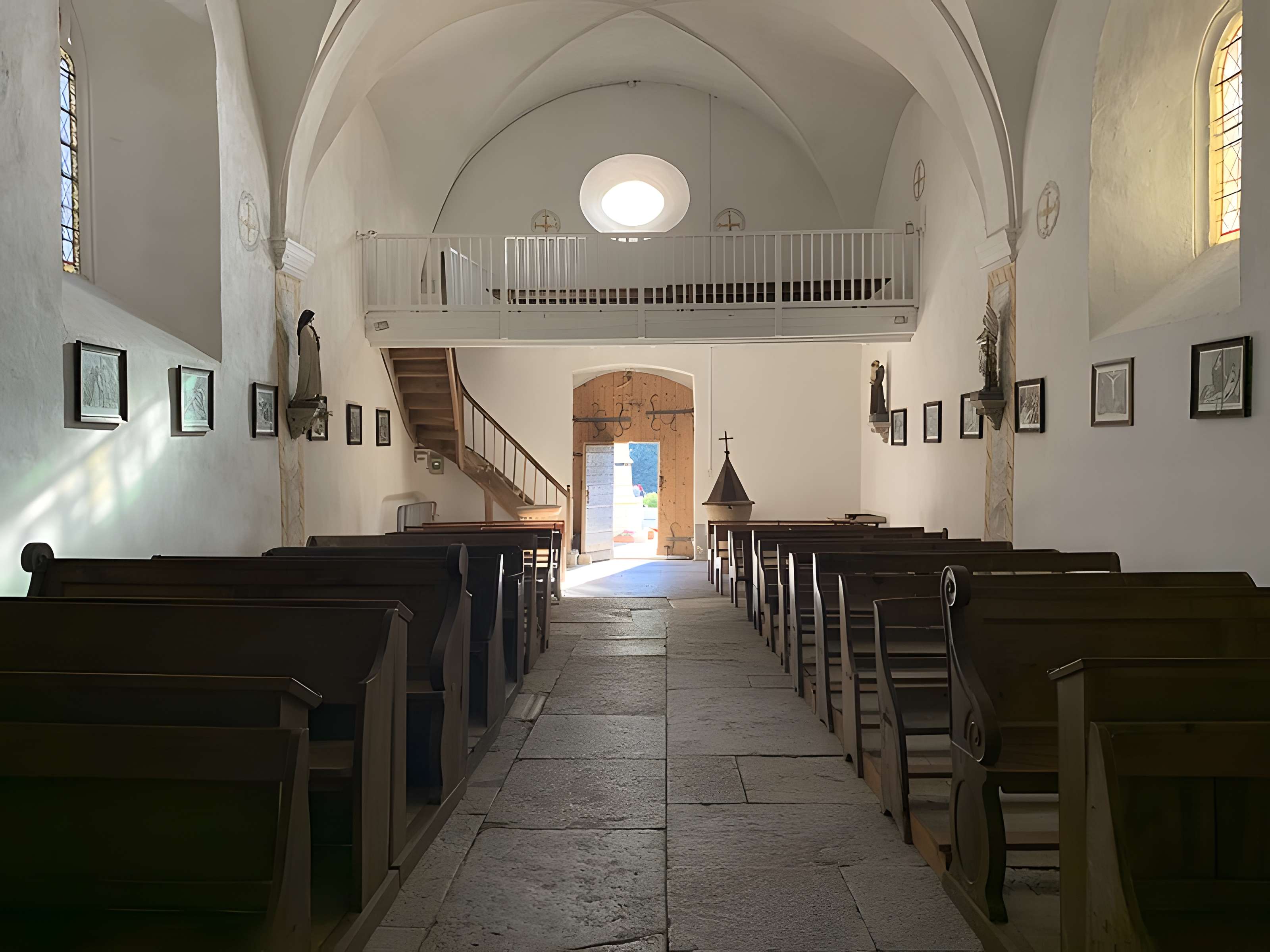 Église Saint-Pierre de Rossillon