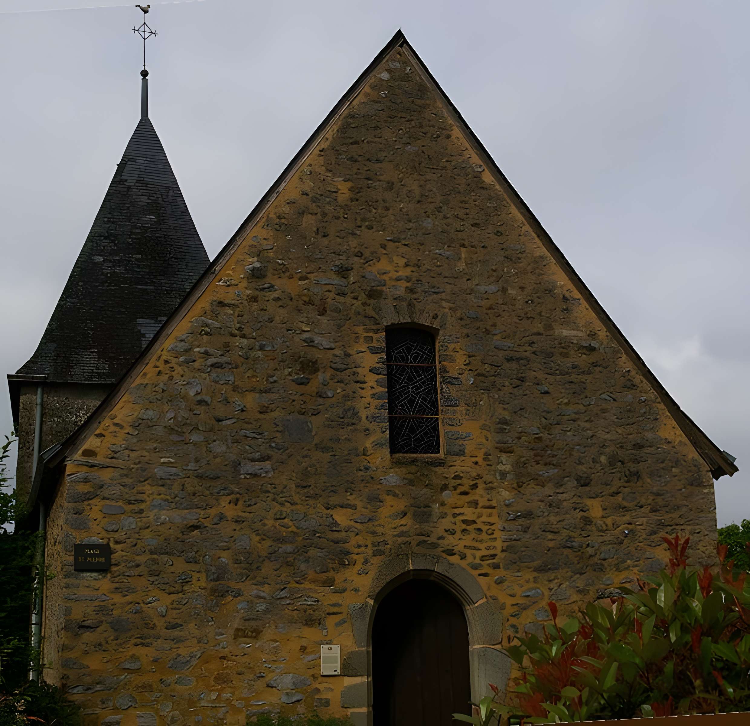 Église Saint-Pierre de Saulges