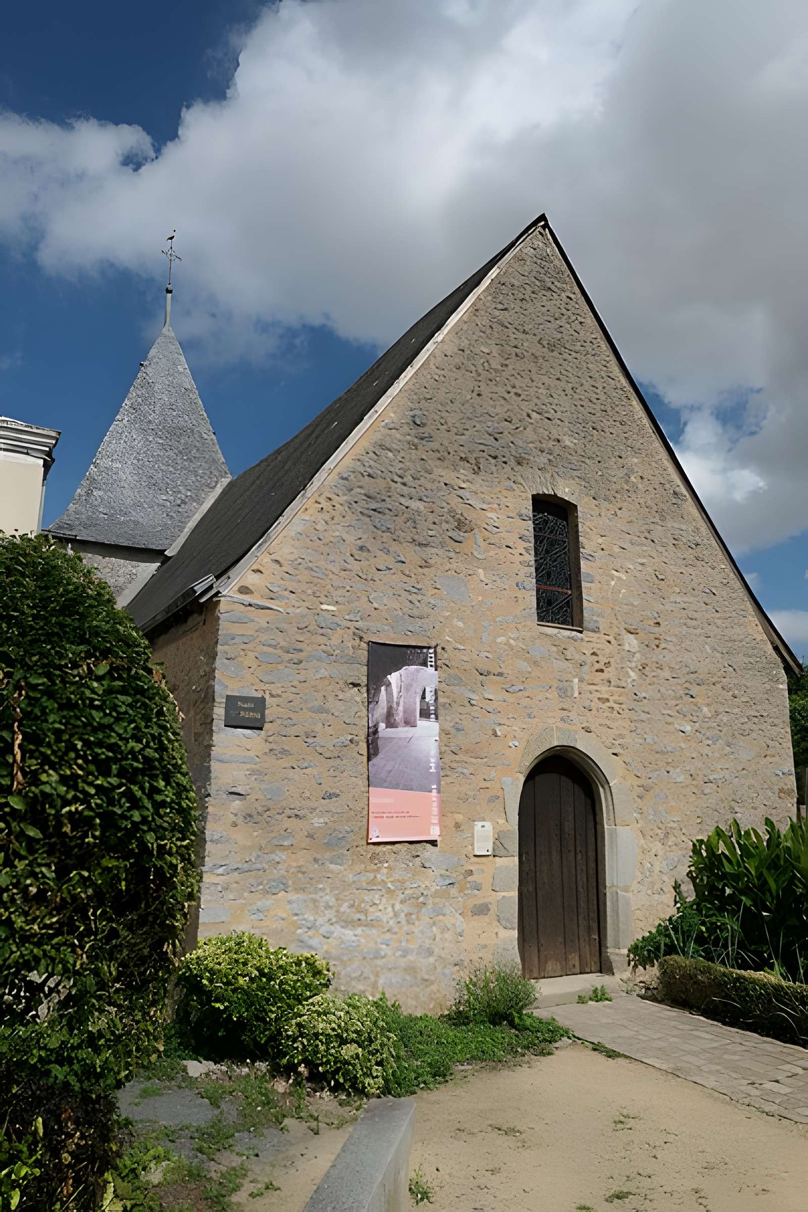 Église Saint-Pierre de Saulges