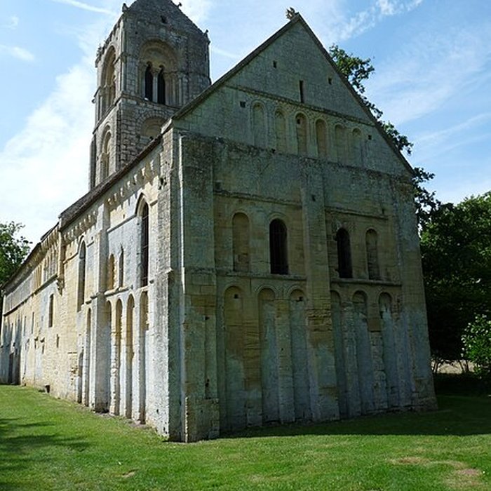Photo de Église Saint-Pierre de Thaon