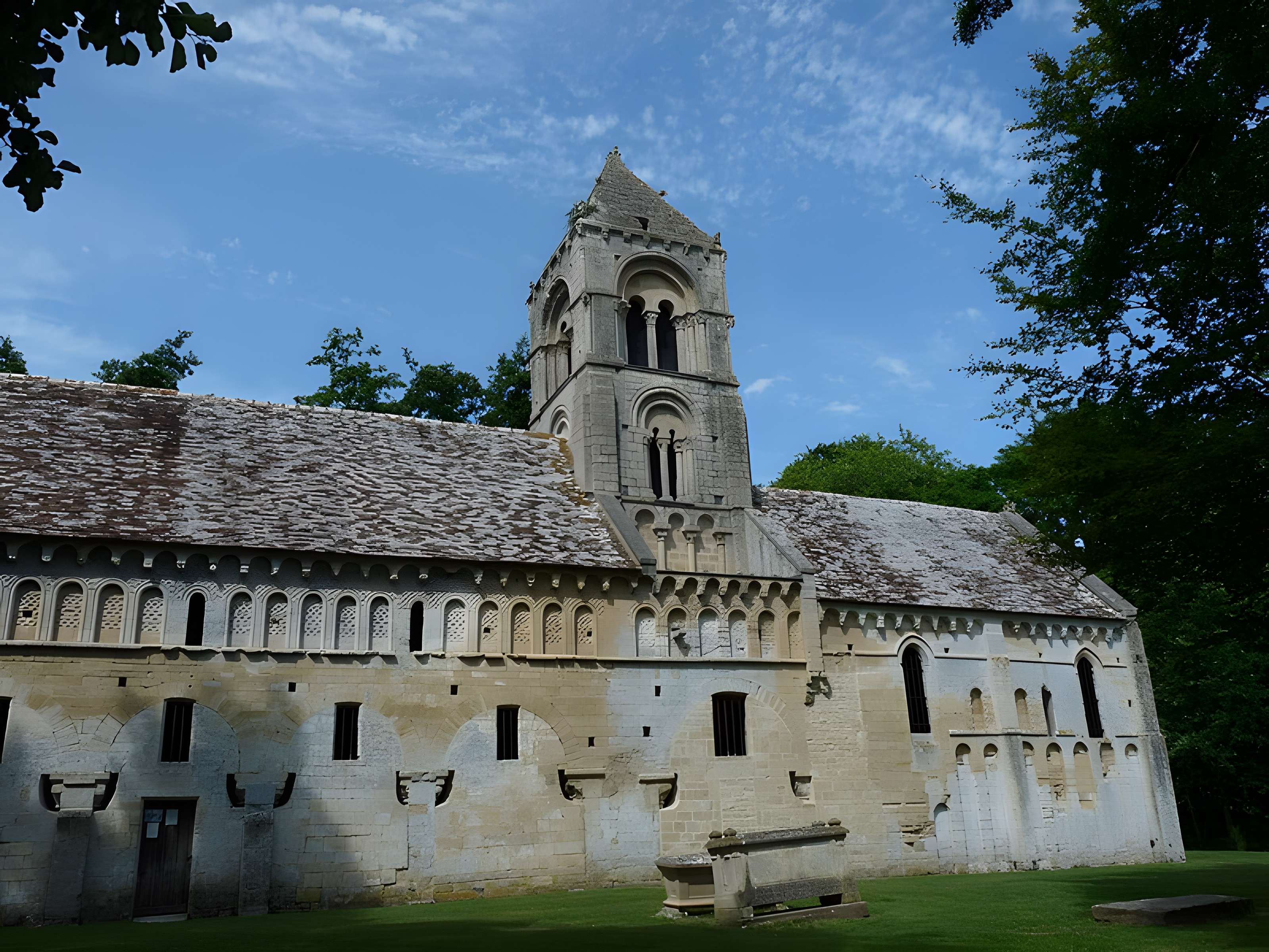 Église Saint-Pierre de Thaon
