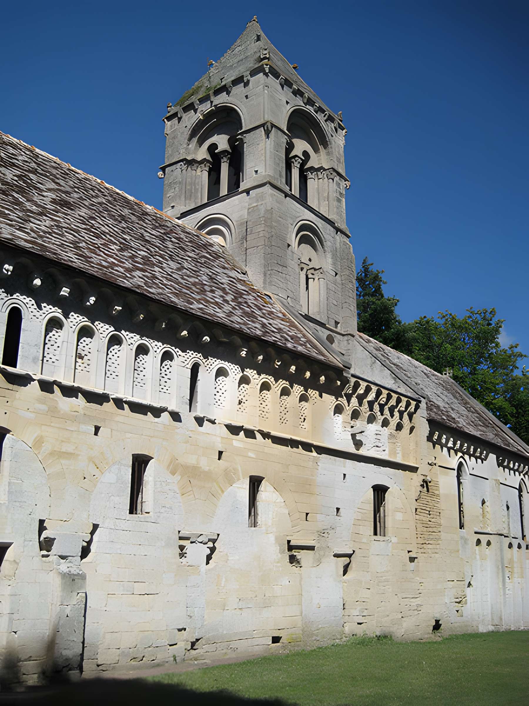 Église Saint-Pierre de Thaon
