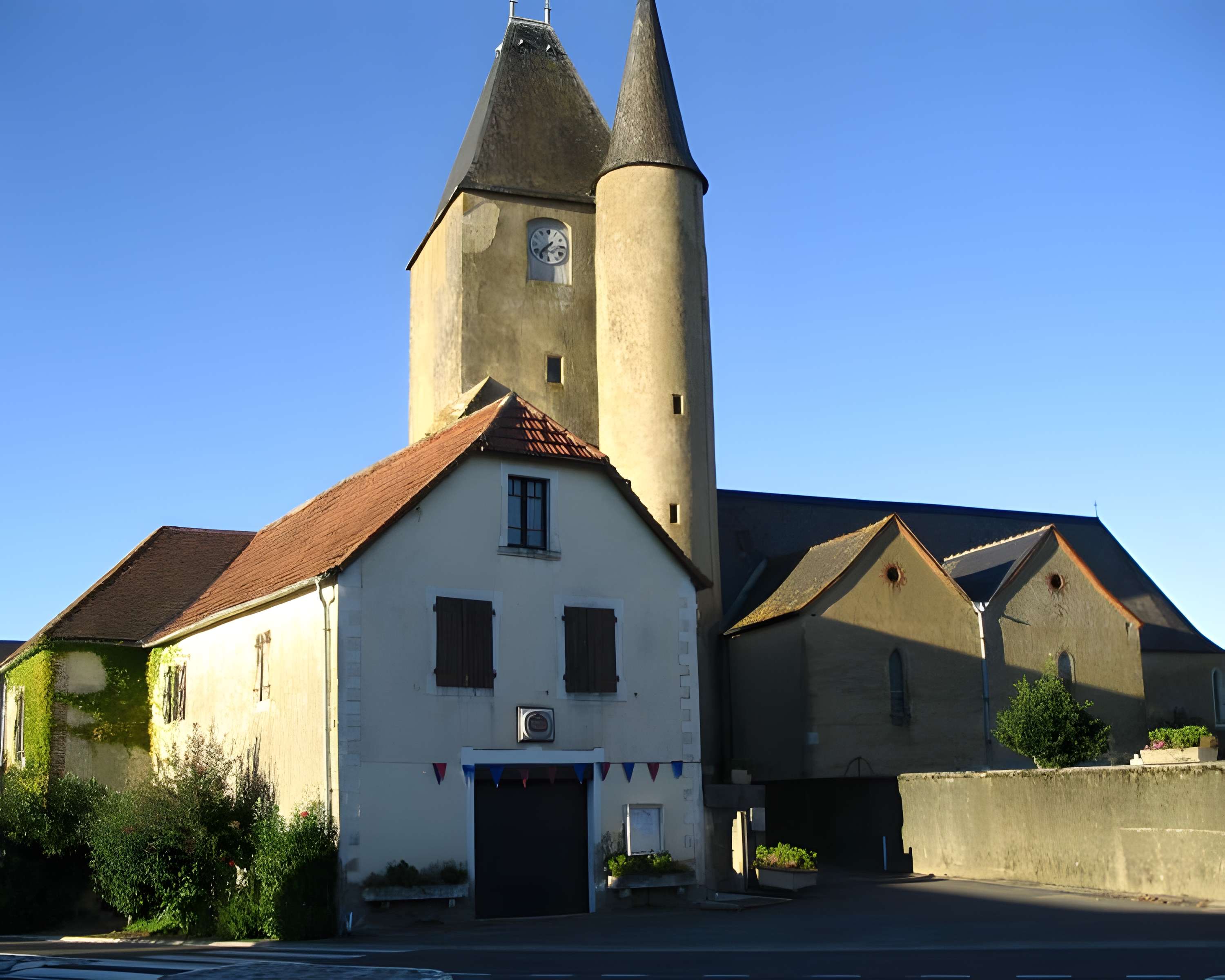 Église Saint-Pierre de Thèze 