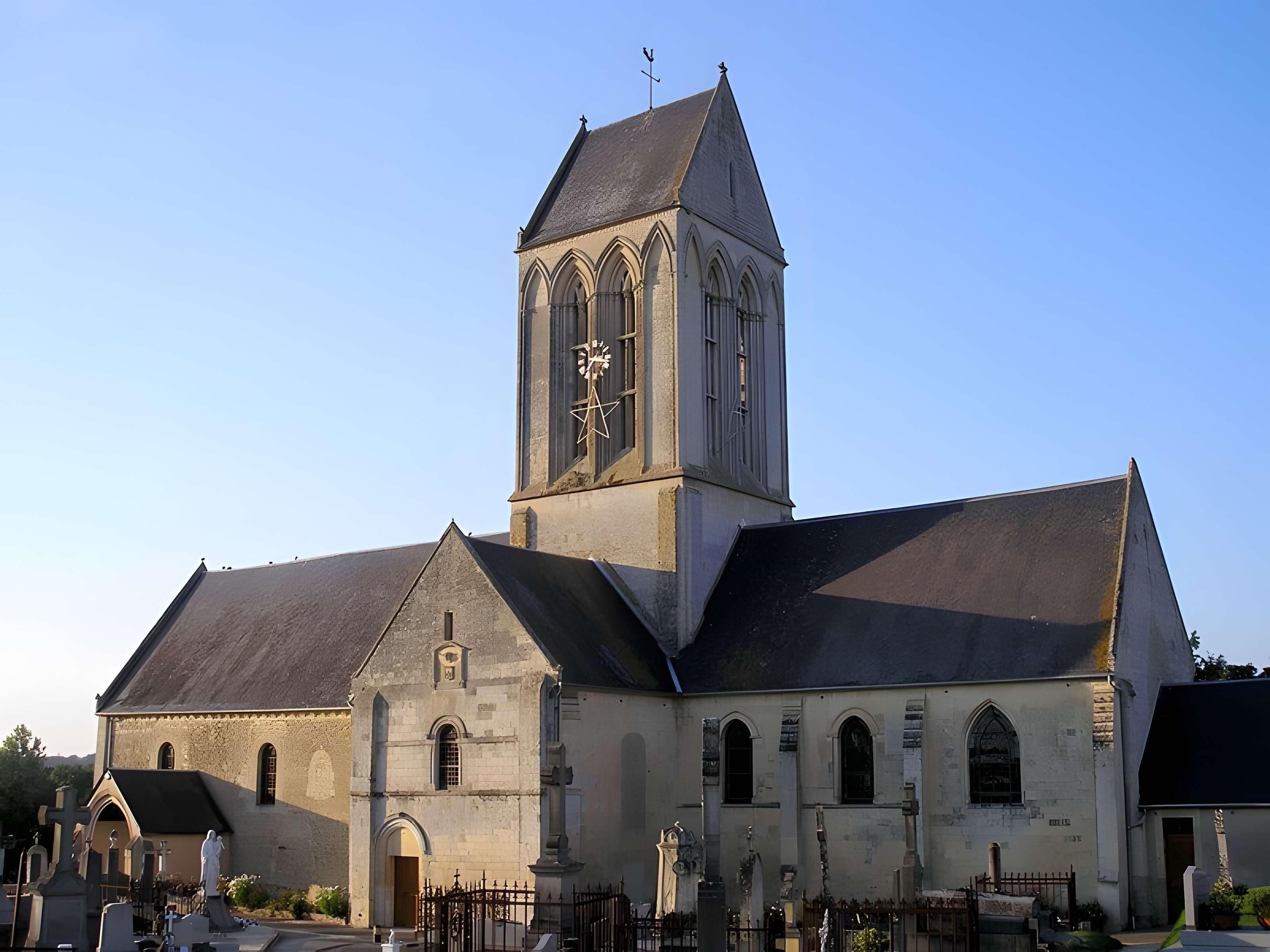 Église Saint-Pierre de Tilly-sur-Seulles