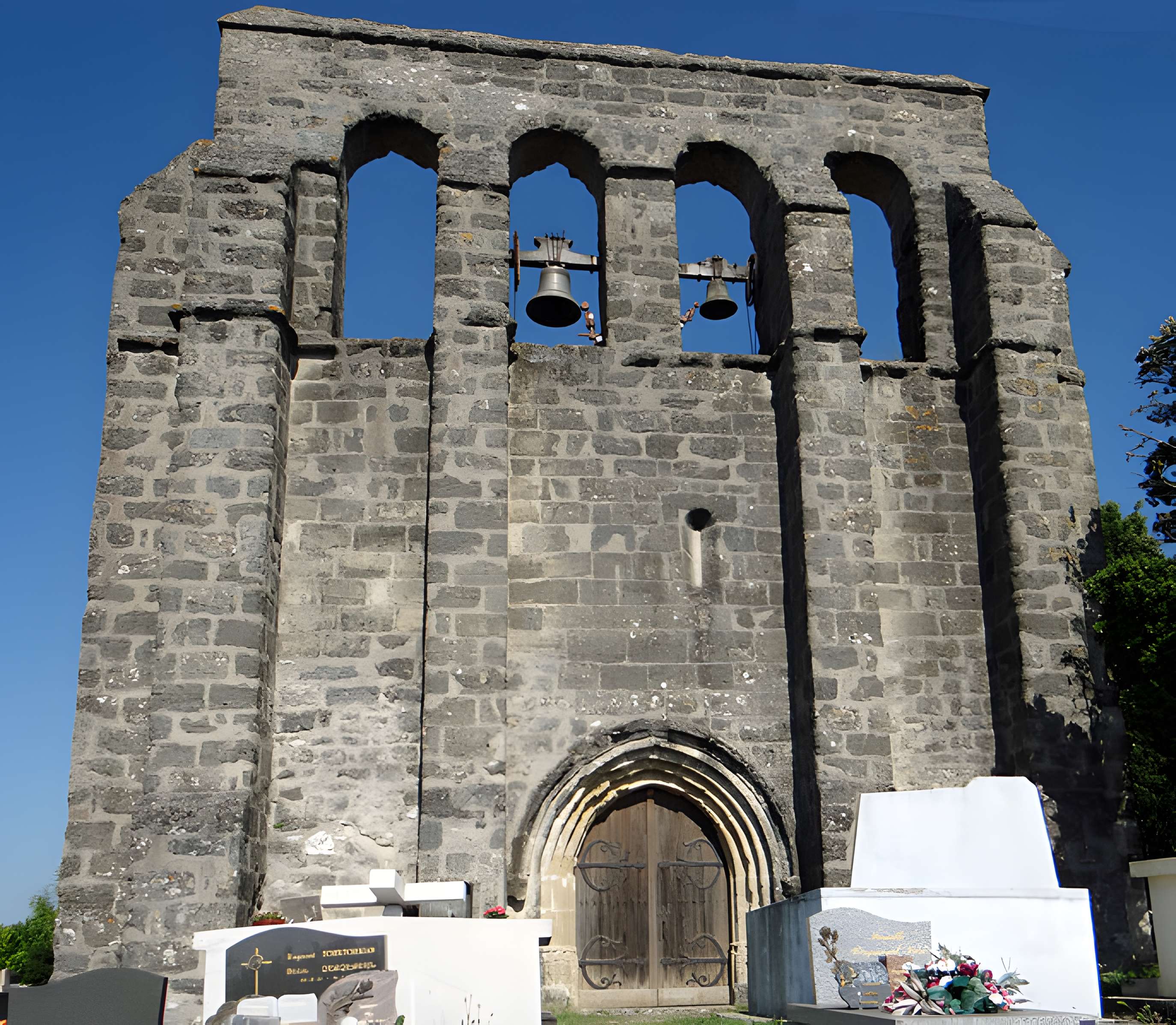 Église Saint-Pierre de Tourtrès
