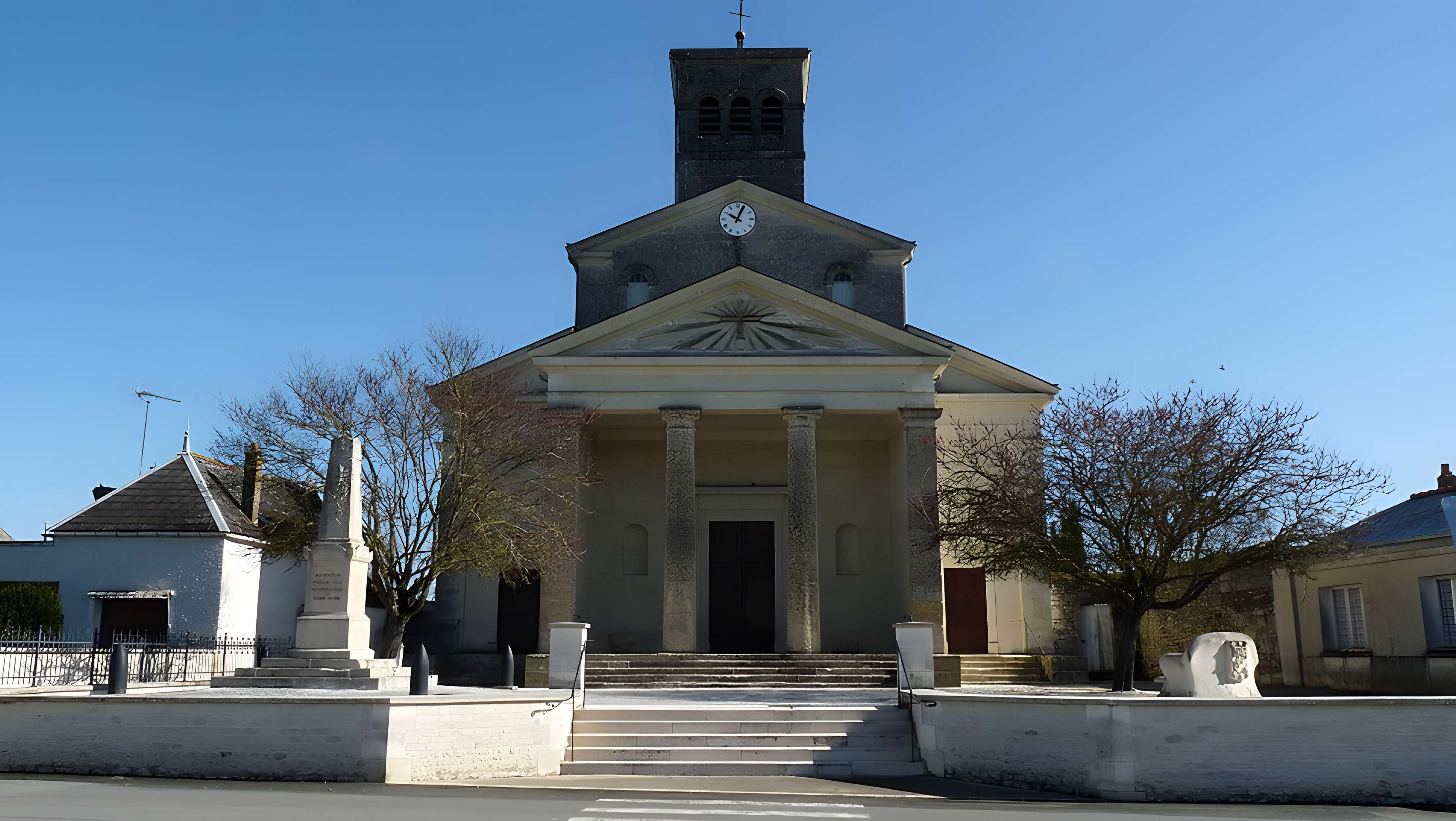 Église Saint-Pierre de Vaudelnay