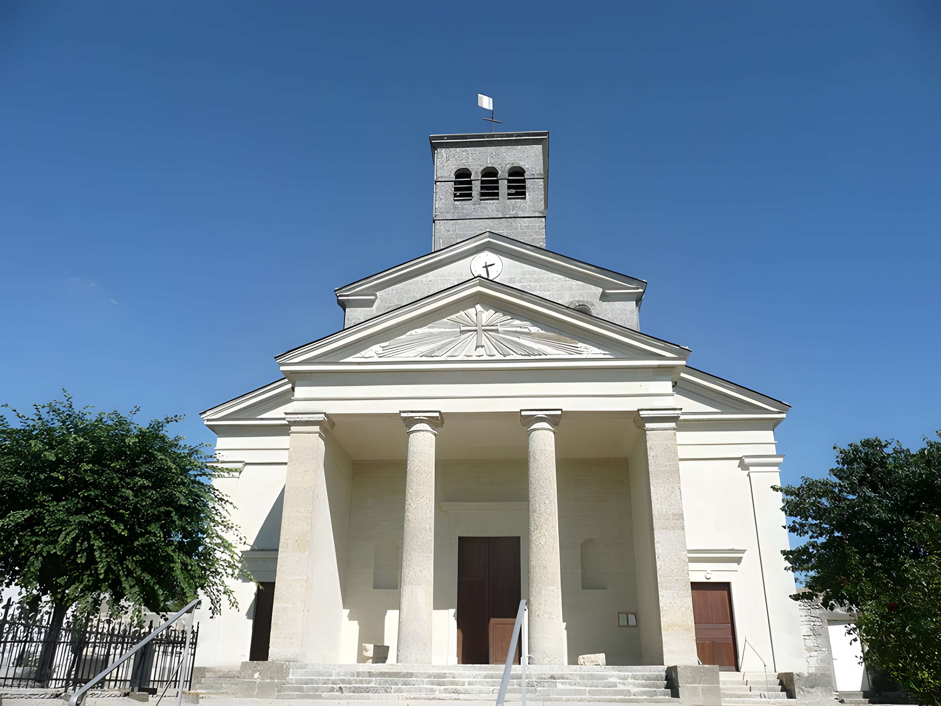 Église Saint-Pierre de Vaudelnay 