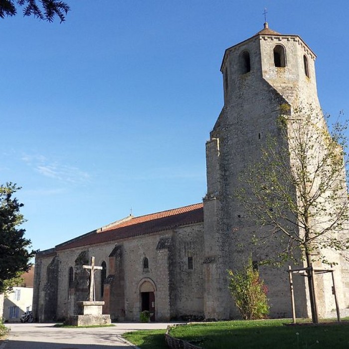Photo de Église Saint-Pierre de Verneuil-en-Bourbonnais