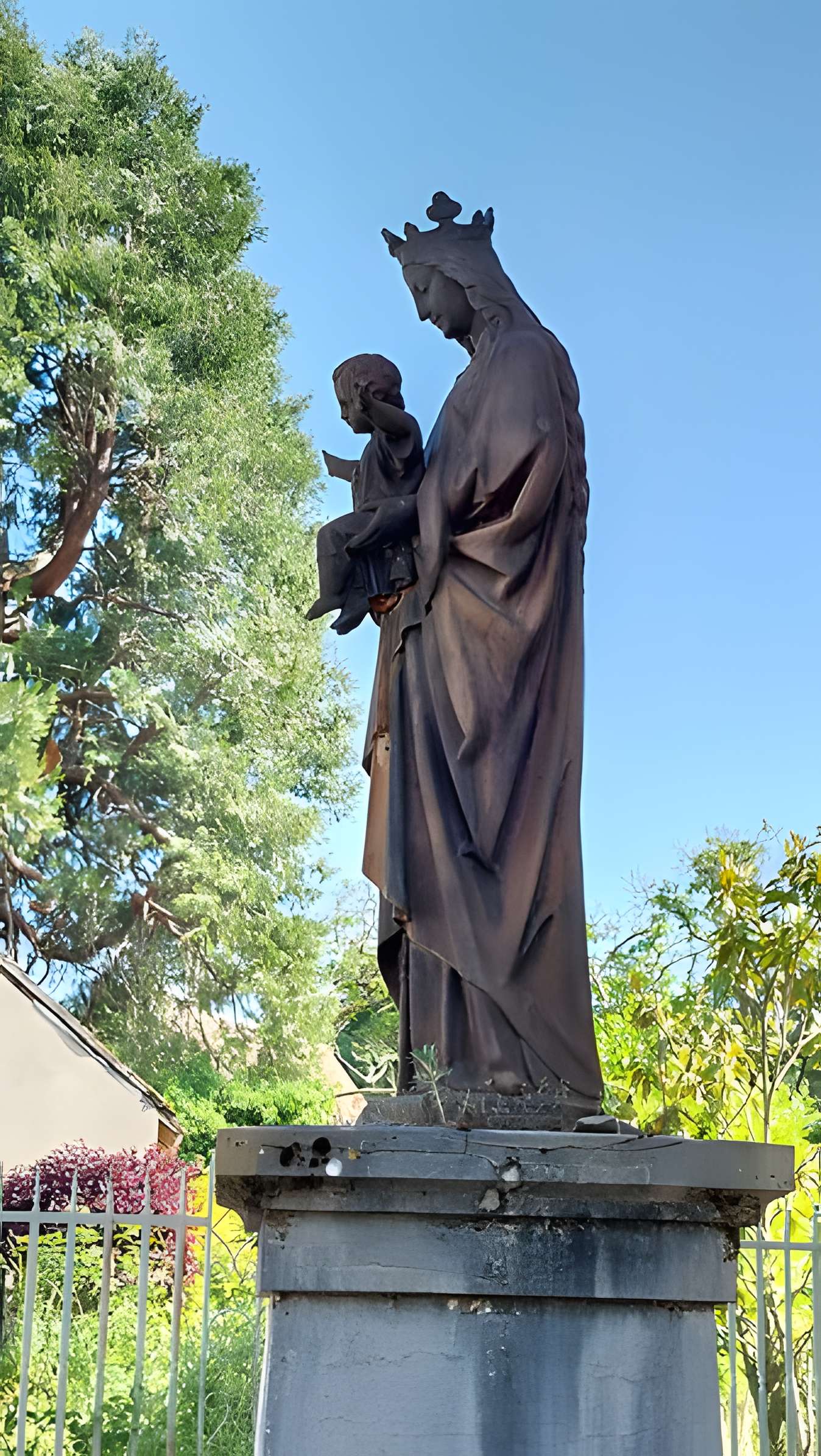 Église Saint-Pierre de Verneuil-en-Bourbonnais