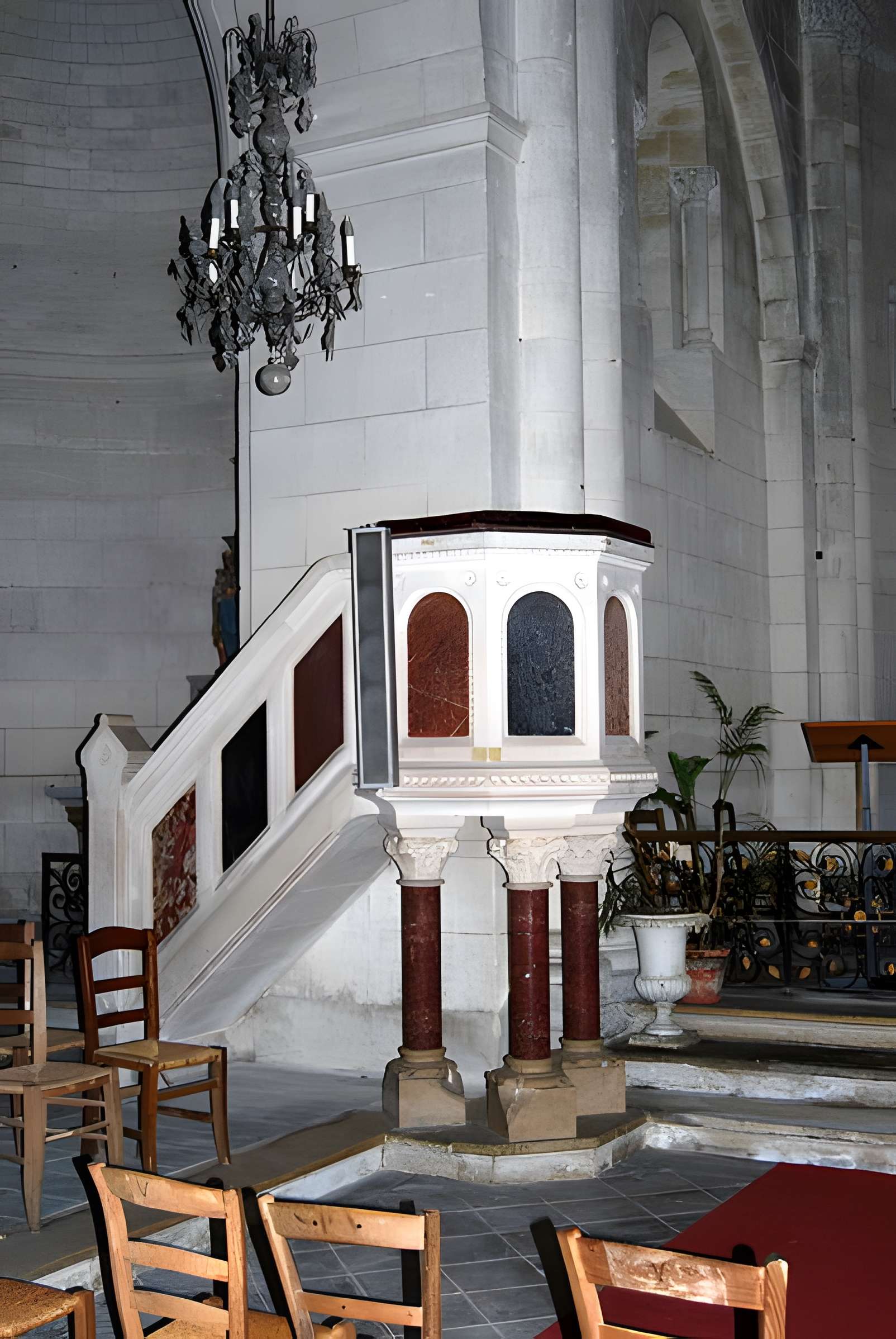 Église Saint-Pierre de Villegouge