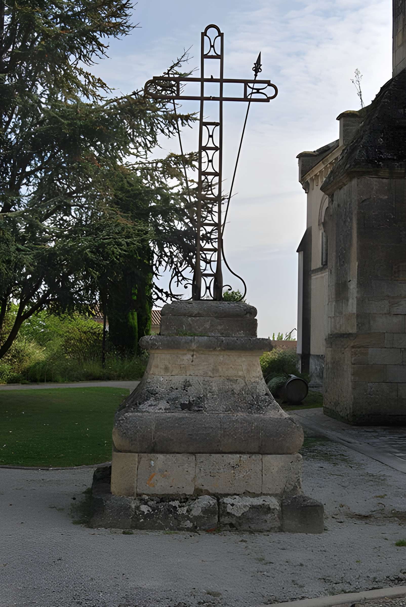 Église Saint-Pierre de Villegouge