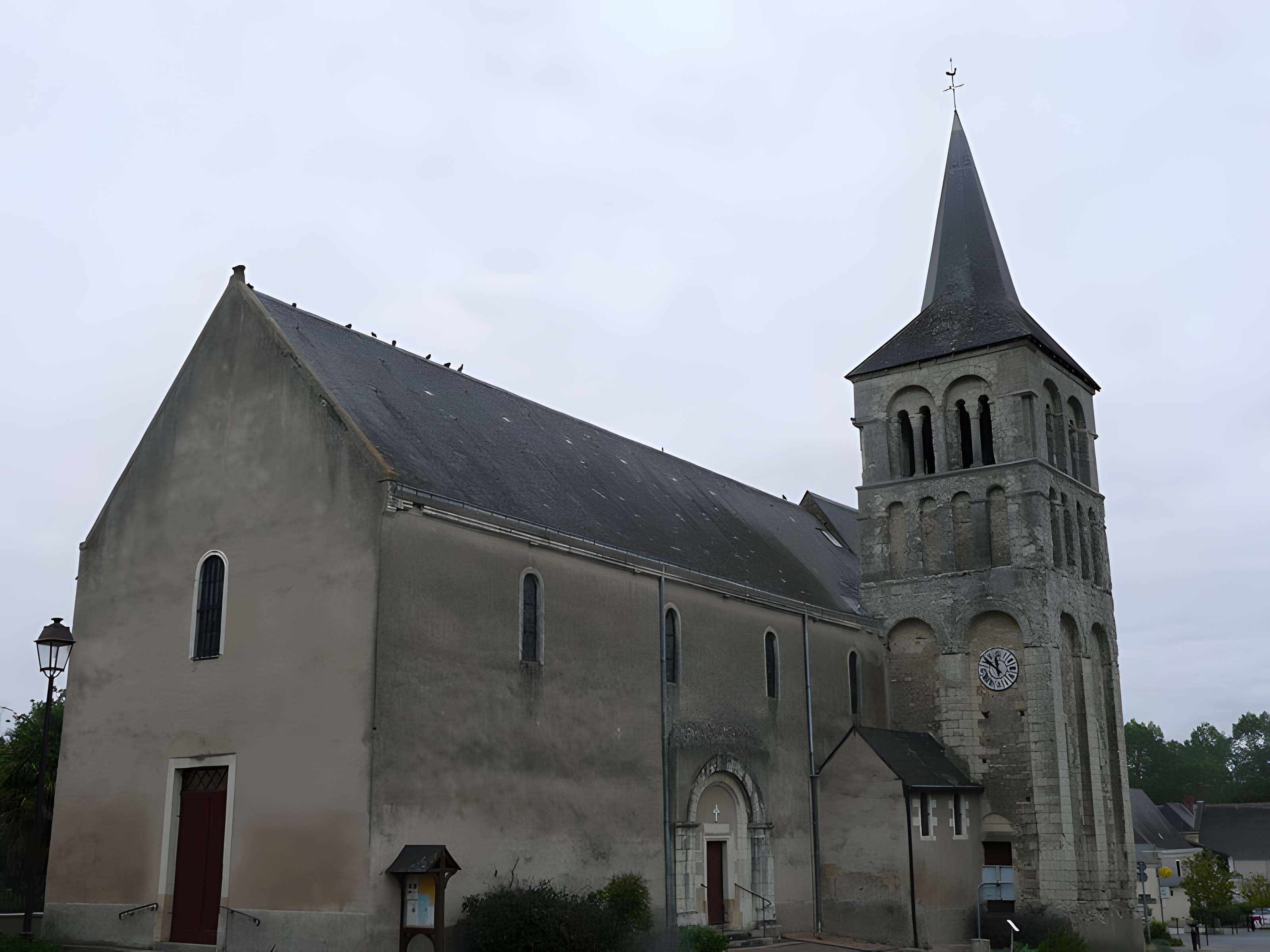 Église Saint-Pierre de Villevêque 