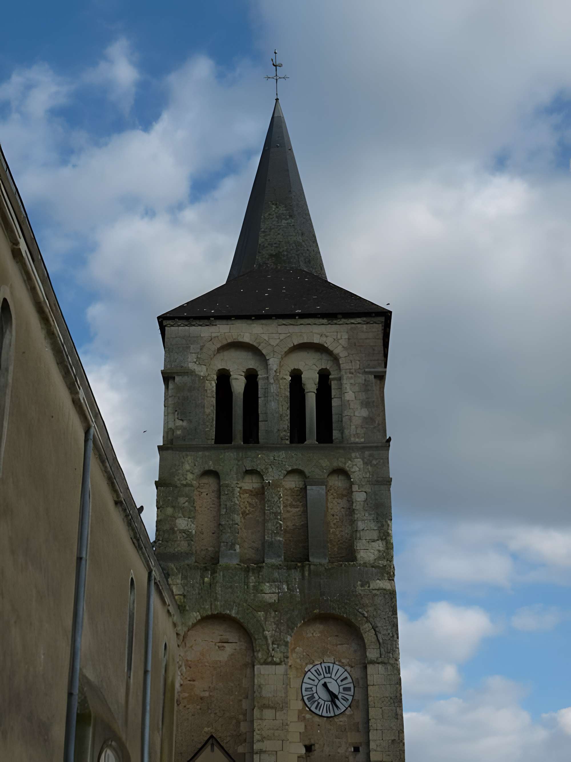 Église Saint-Pierre de Villevêque